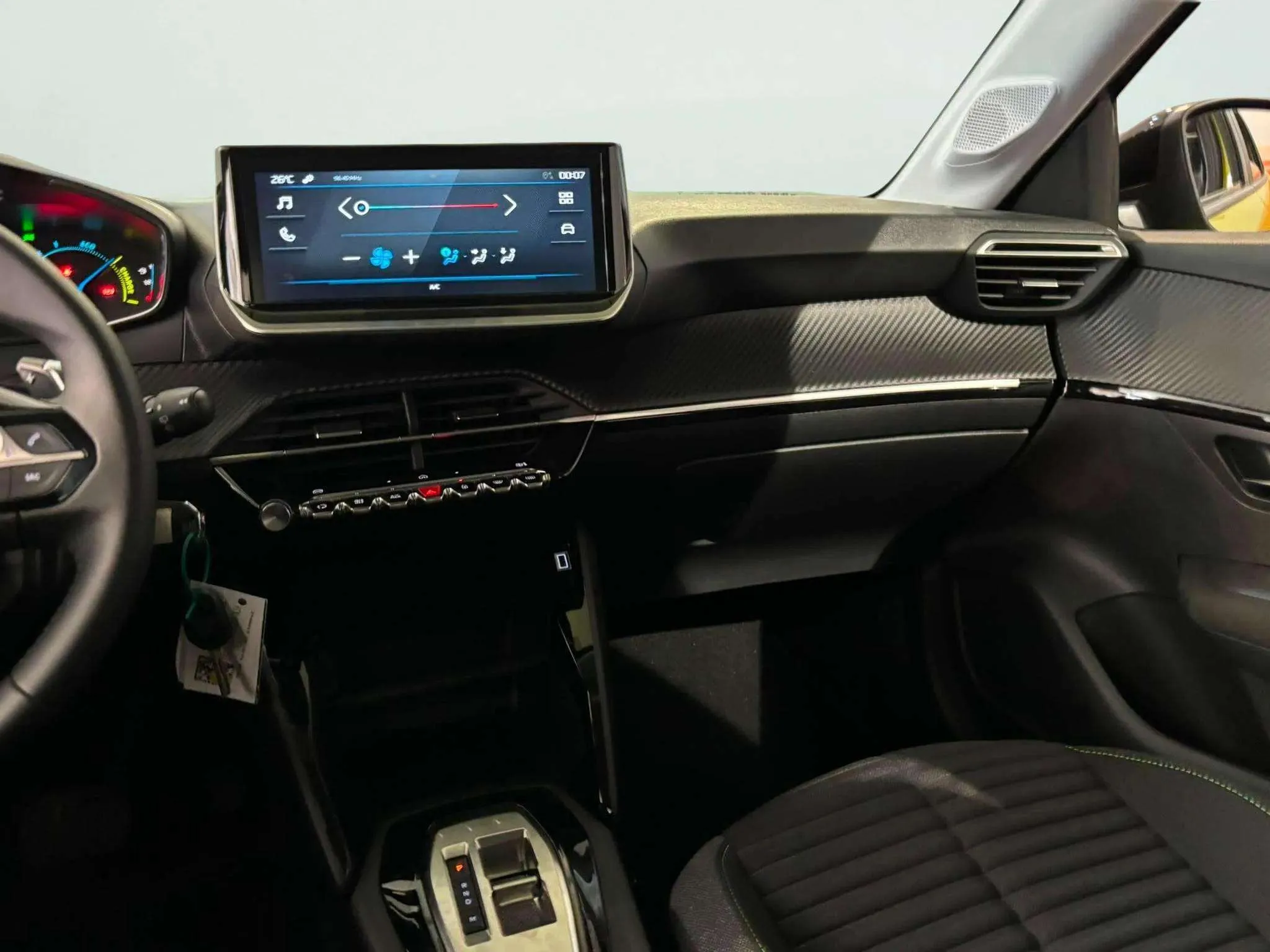 Peugeot 208 Style Hybrid 100 eDCS6 - foto 9
