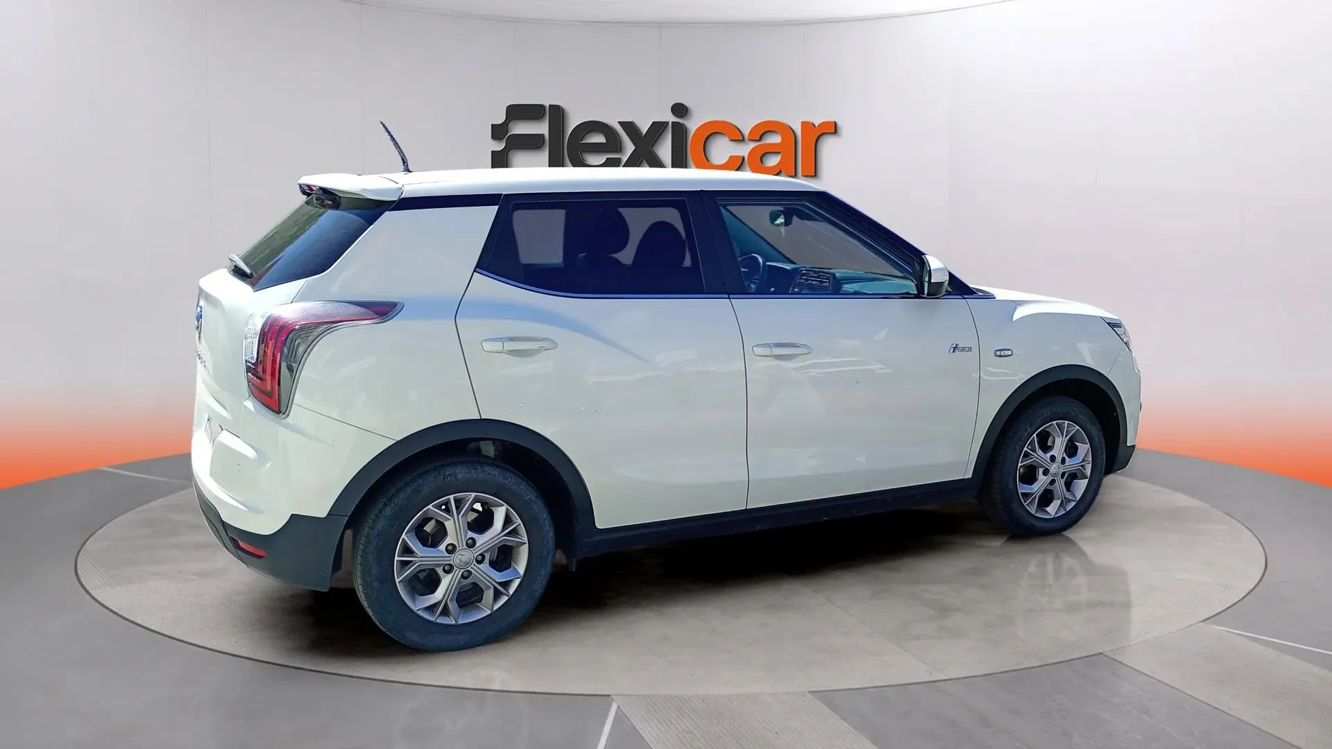 SsangYong Tivoli G12T Urban Plus - foto 6