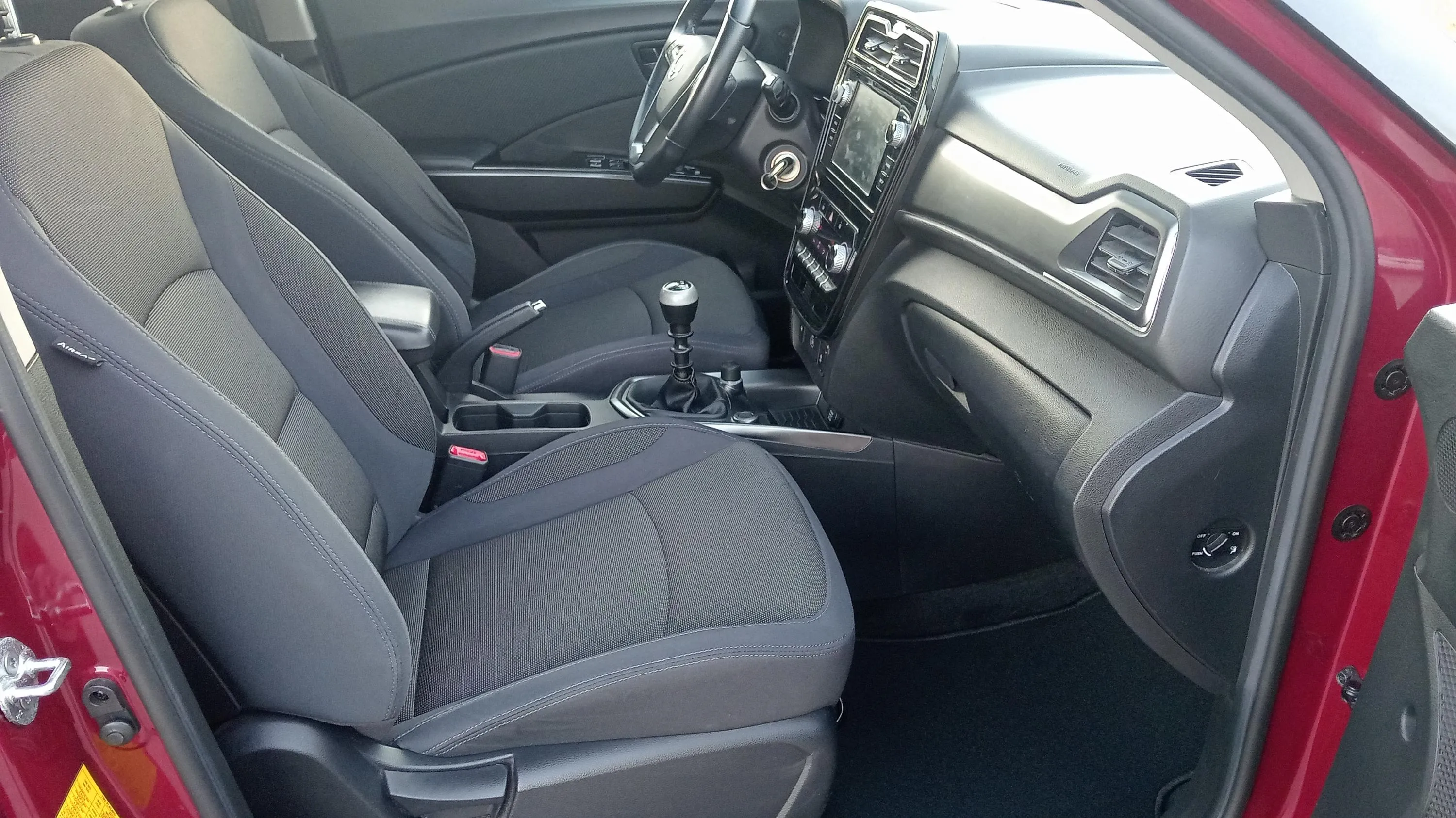 SsangYong Tivoli G12T Urban Plus - foto 17