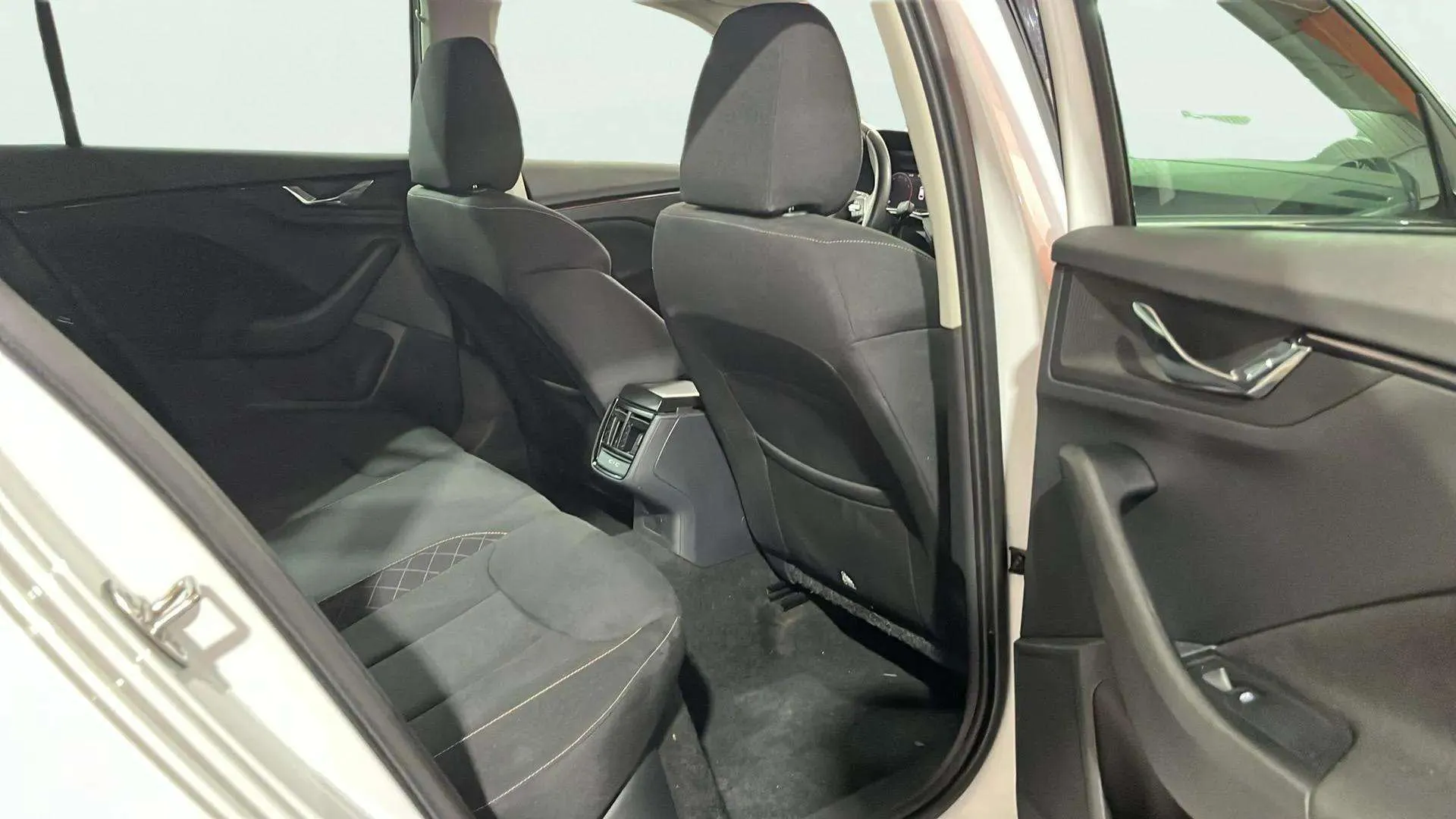 Škoda Scala 1.0 TSI Selection - foto 14