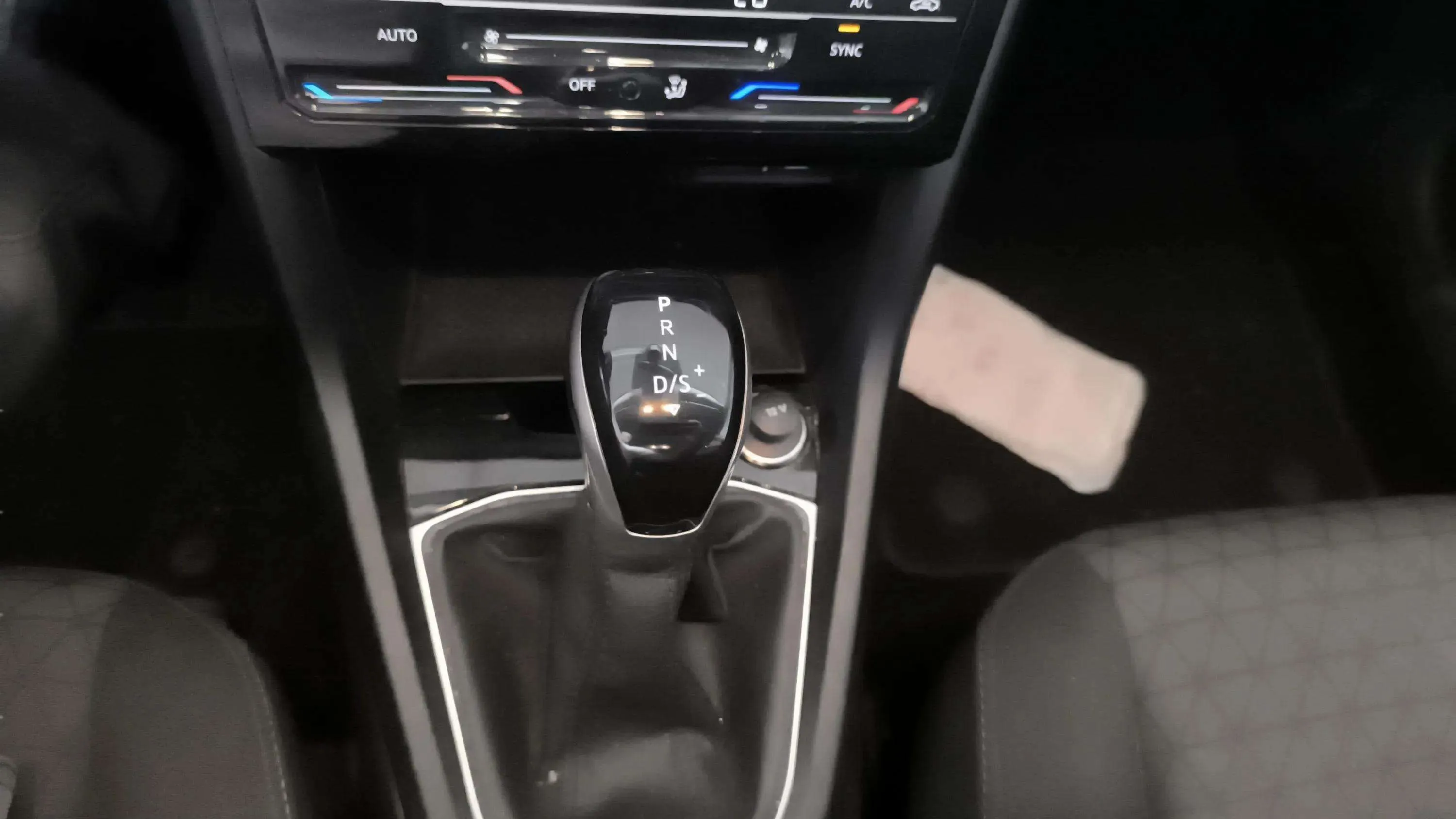 Volkswagen T-Cross Advance 1.0 TSI DSG - foto 23