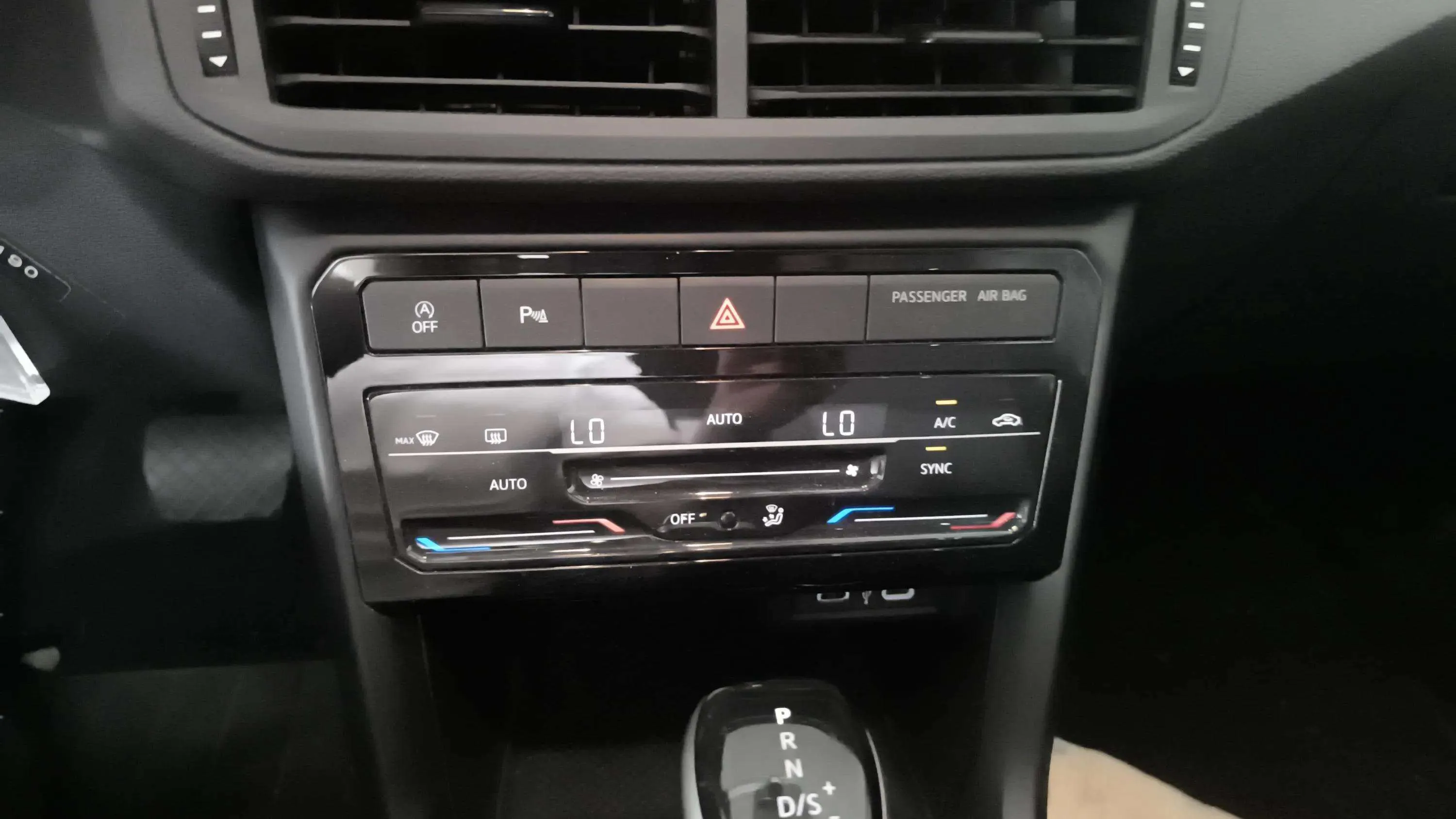 Volkswagen T-Cross Advance 1.0 TSI DSG - foto 20