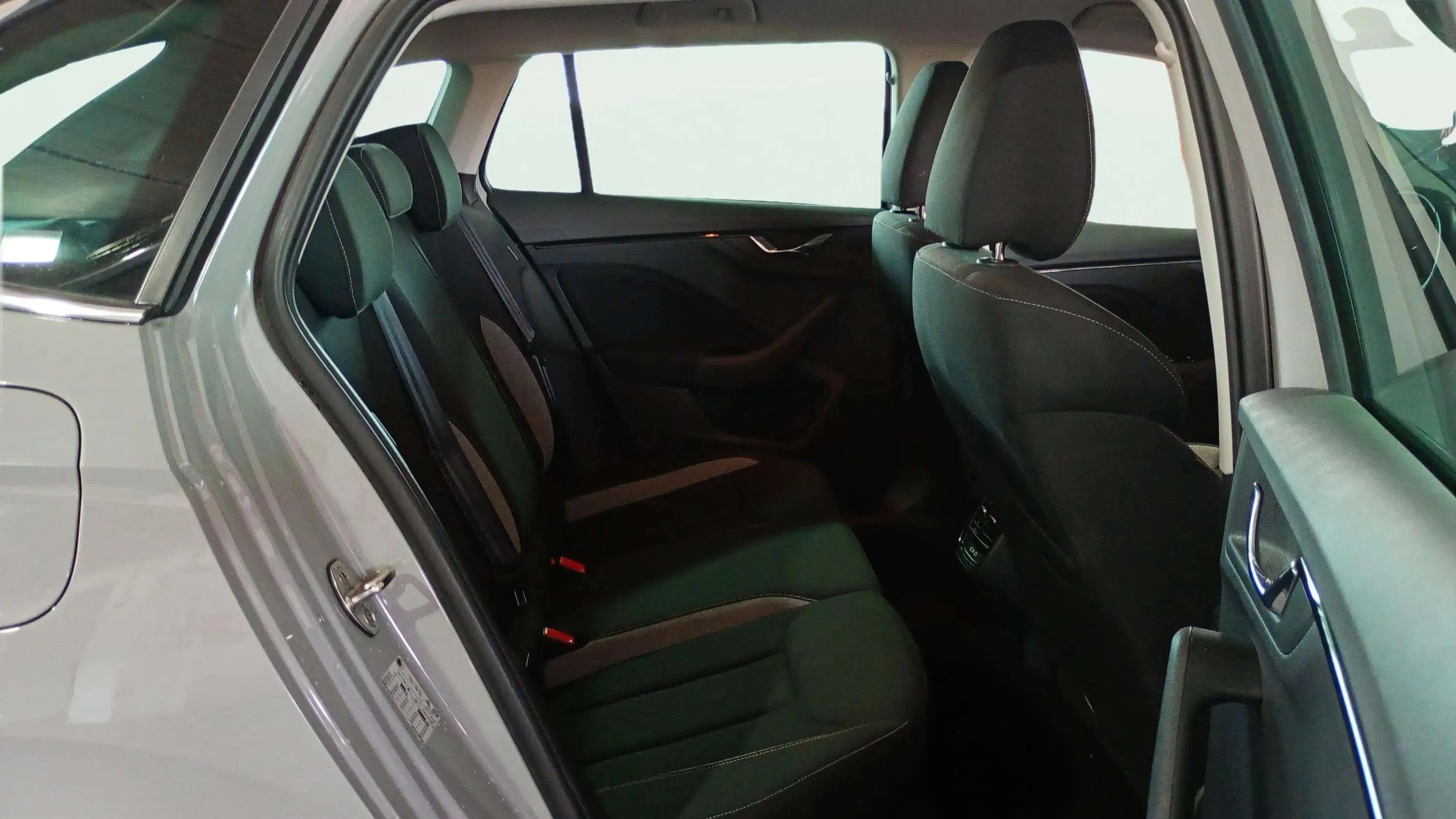 Škoda Scala 1.0 TSI Selection - foto 12