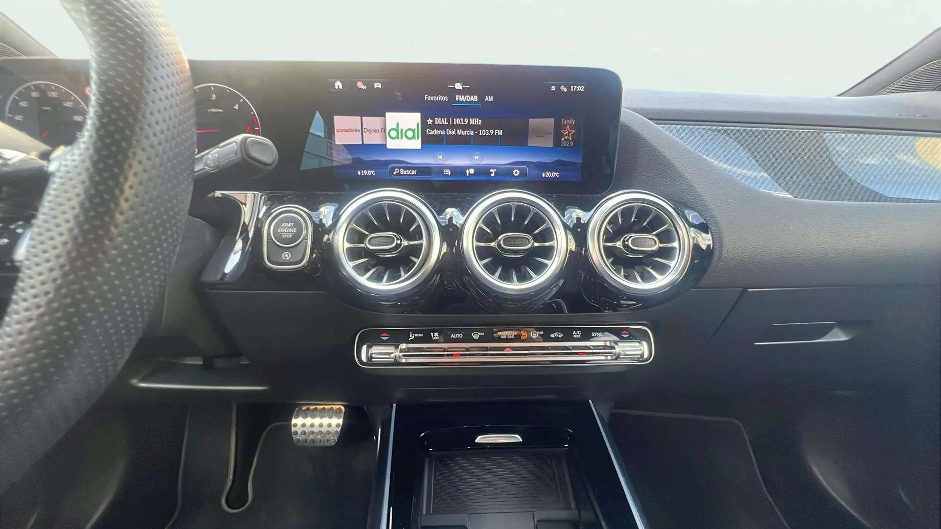 Mercedes-Benz GLA 200 D - foto 13