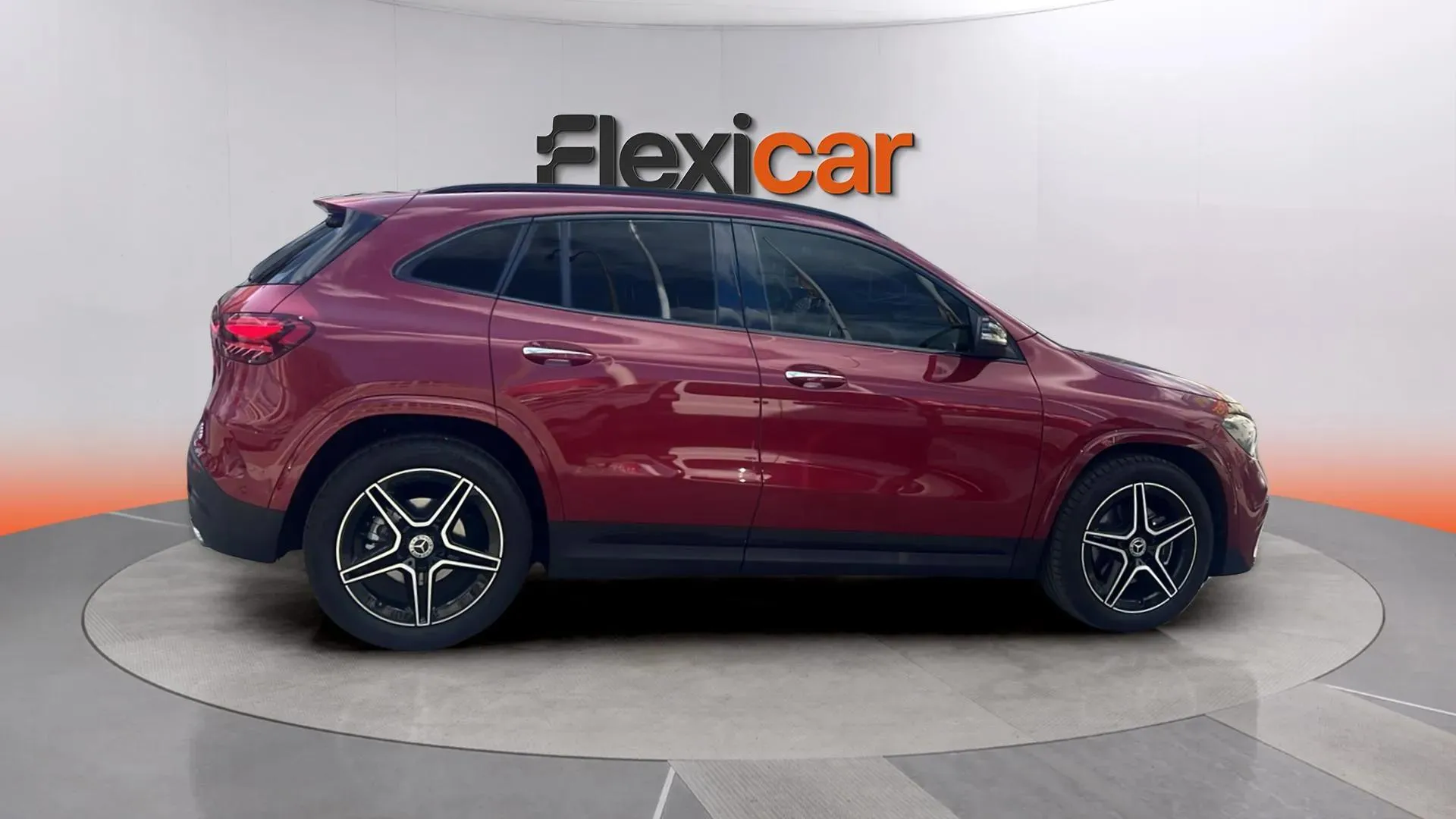 Mercedes-Benz GLA 200 D - foto 8