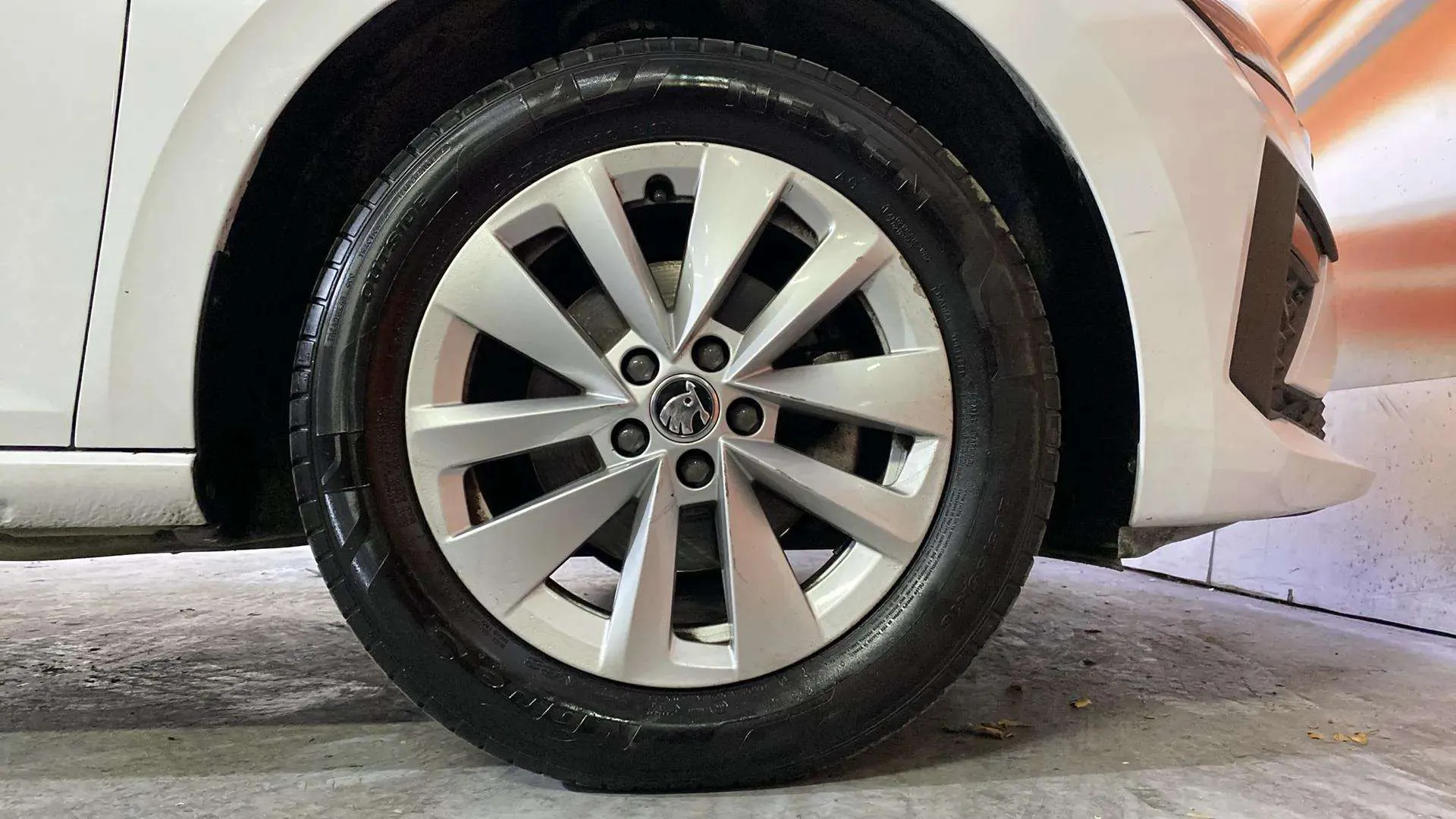 Škoda Scala 1.0 TSI Essence - foto 21