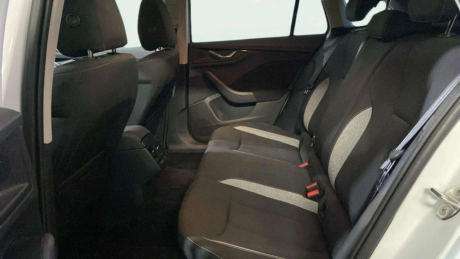Škoda Scala 1.0 TSI Essence - foto 8