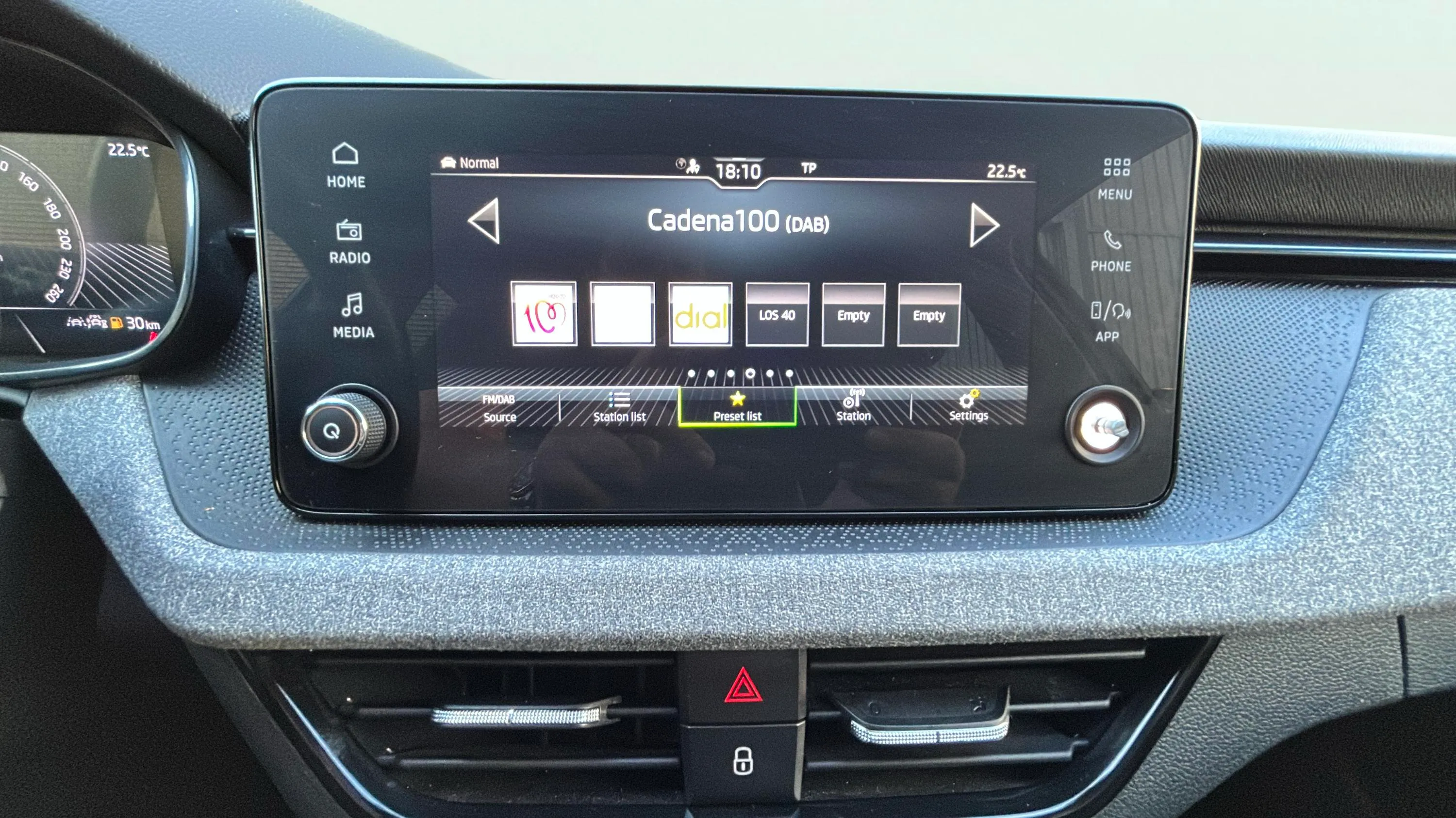 Škoda Scala 1.0 TSI DSG Selection - foto 23