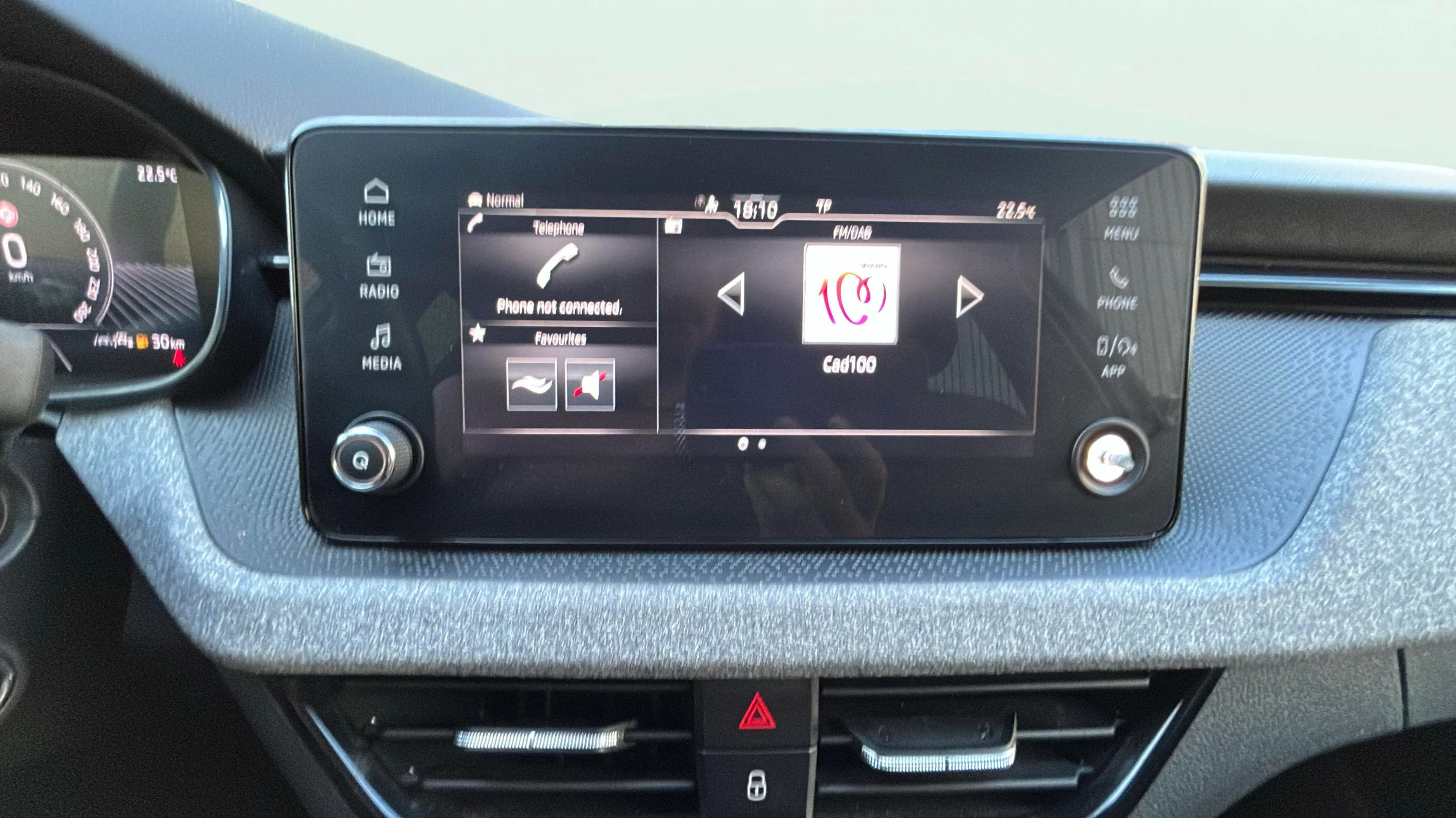 Škoda Scala 1.0 TSI DSG Selection - foto 24