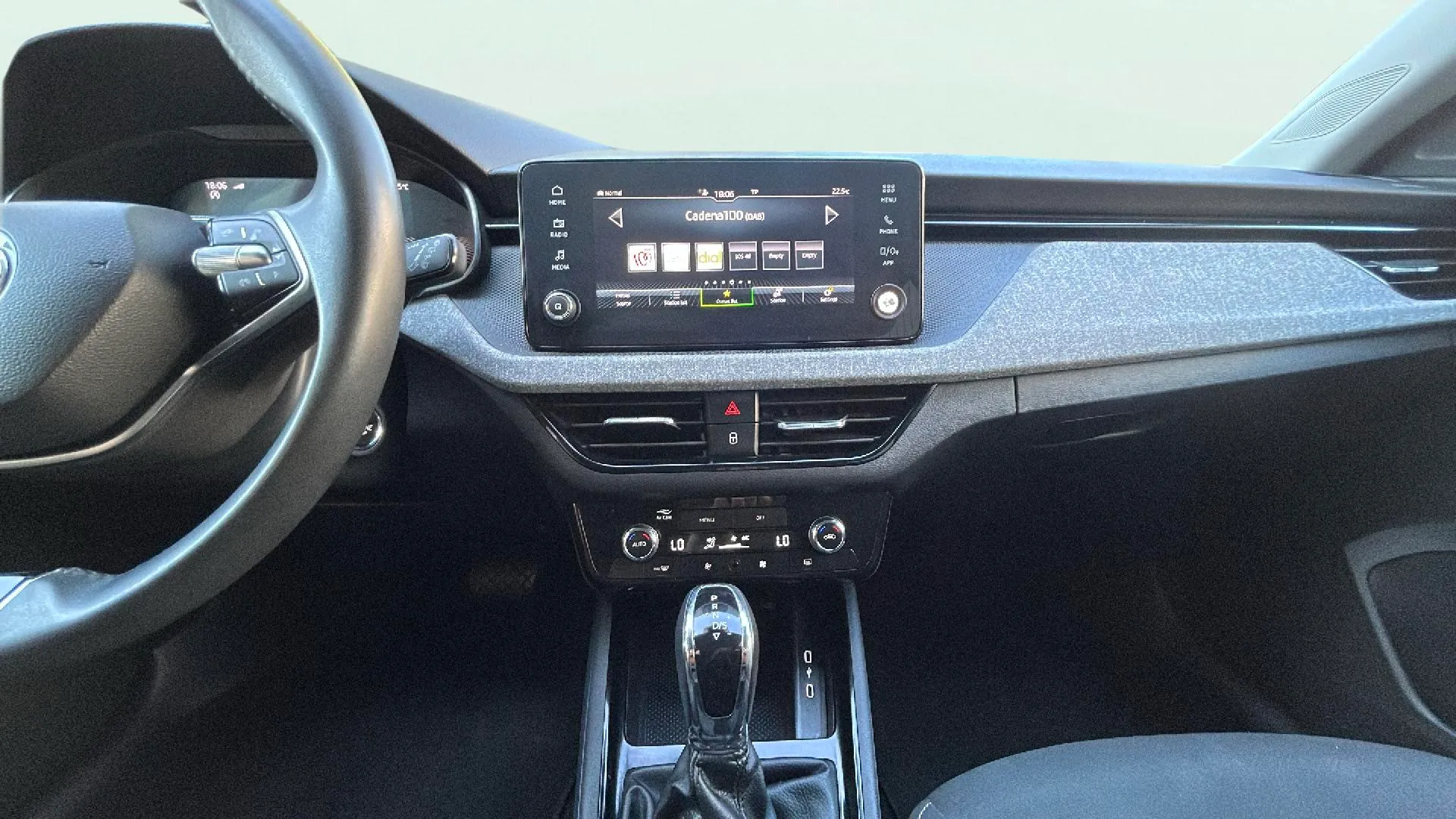 Škoda Scala 1.0 TSI DSG Selection - foto 10