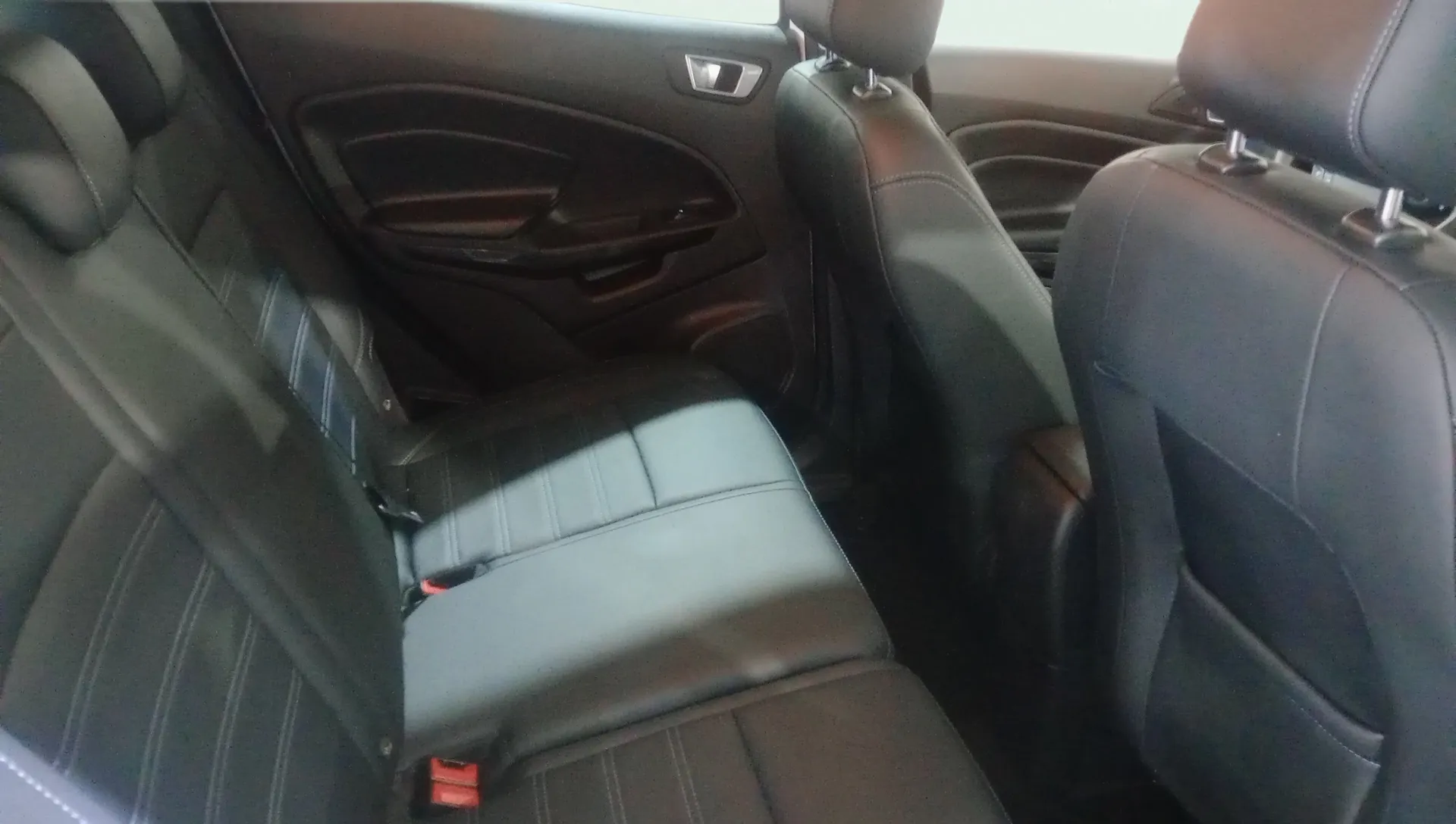 Ford EcoSport 1.0T EcoBoost ST Line - foto 12