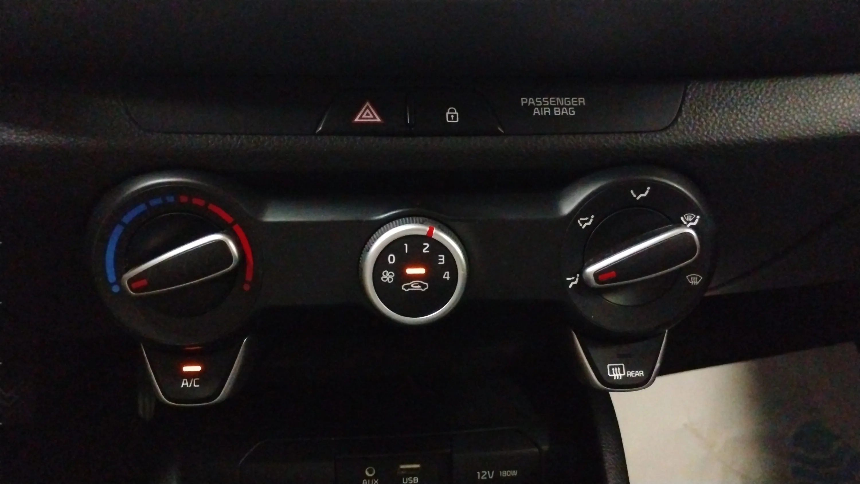 Kia Stonic 1.0 T-GDi Concept - foto 24
