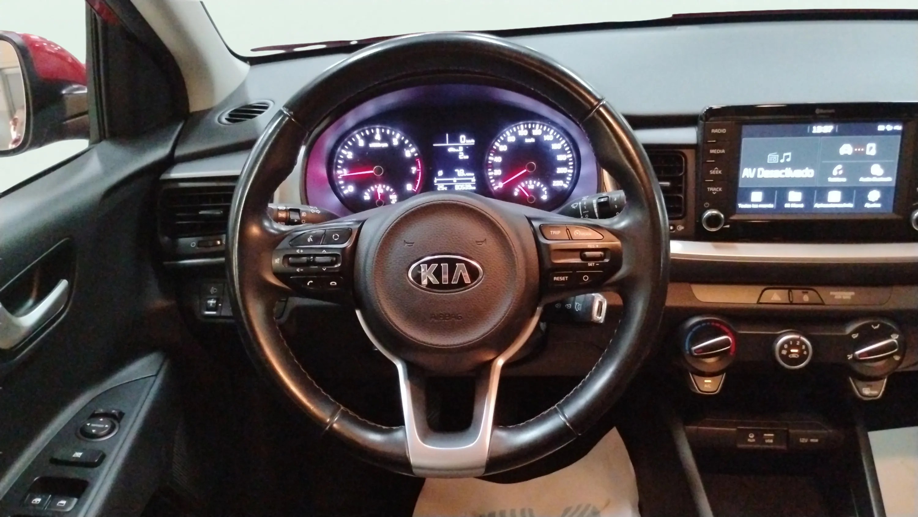 Kia Stonic 1.0 T-GDi Concept - foto 11