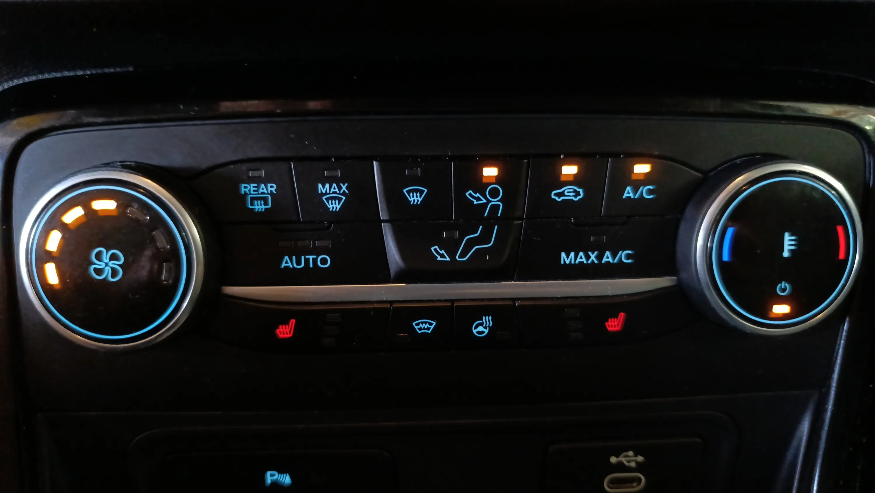 Ford EcoSport 1.0T EcoBoost Active - foto 27