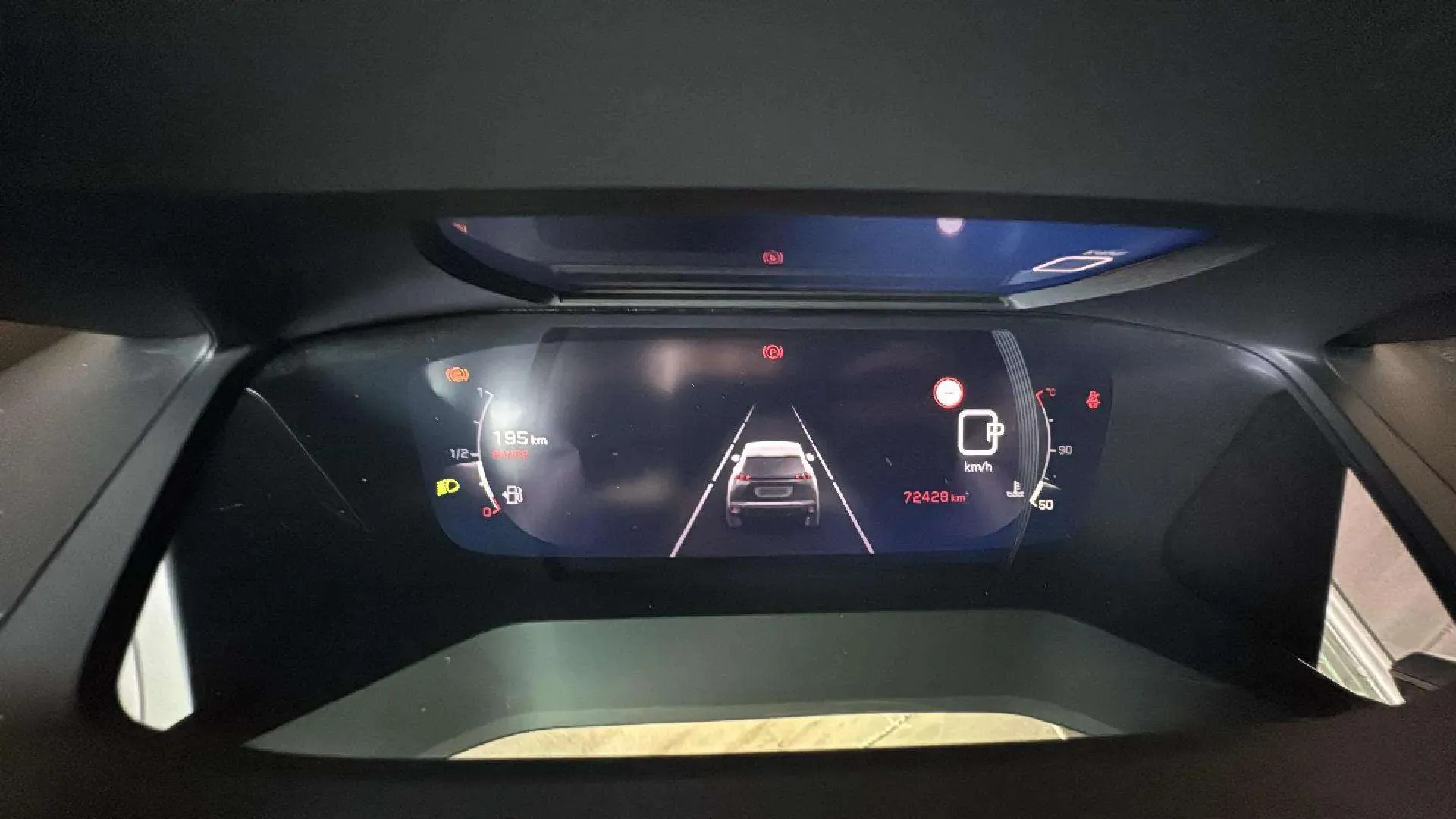 Peugeot 2008 Allure Pack PureTech 130 EAT8 - foto 12