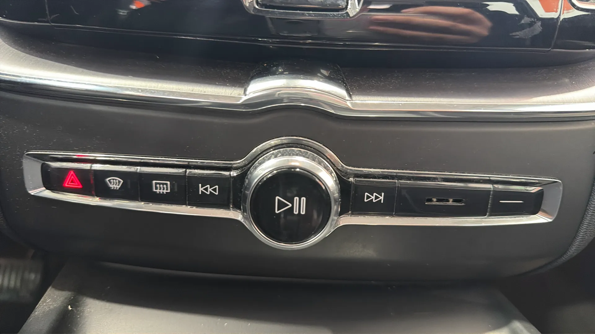 Volvo XC60 2.0 B4 D AWD Momentum Pro - foto 19