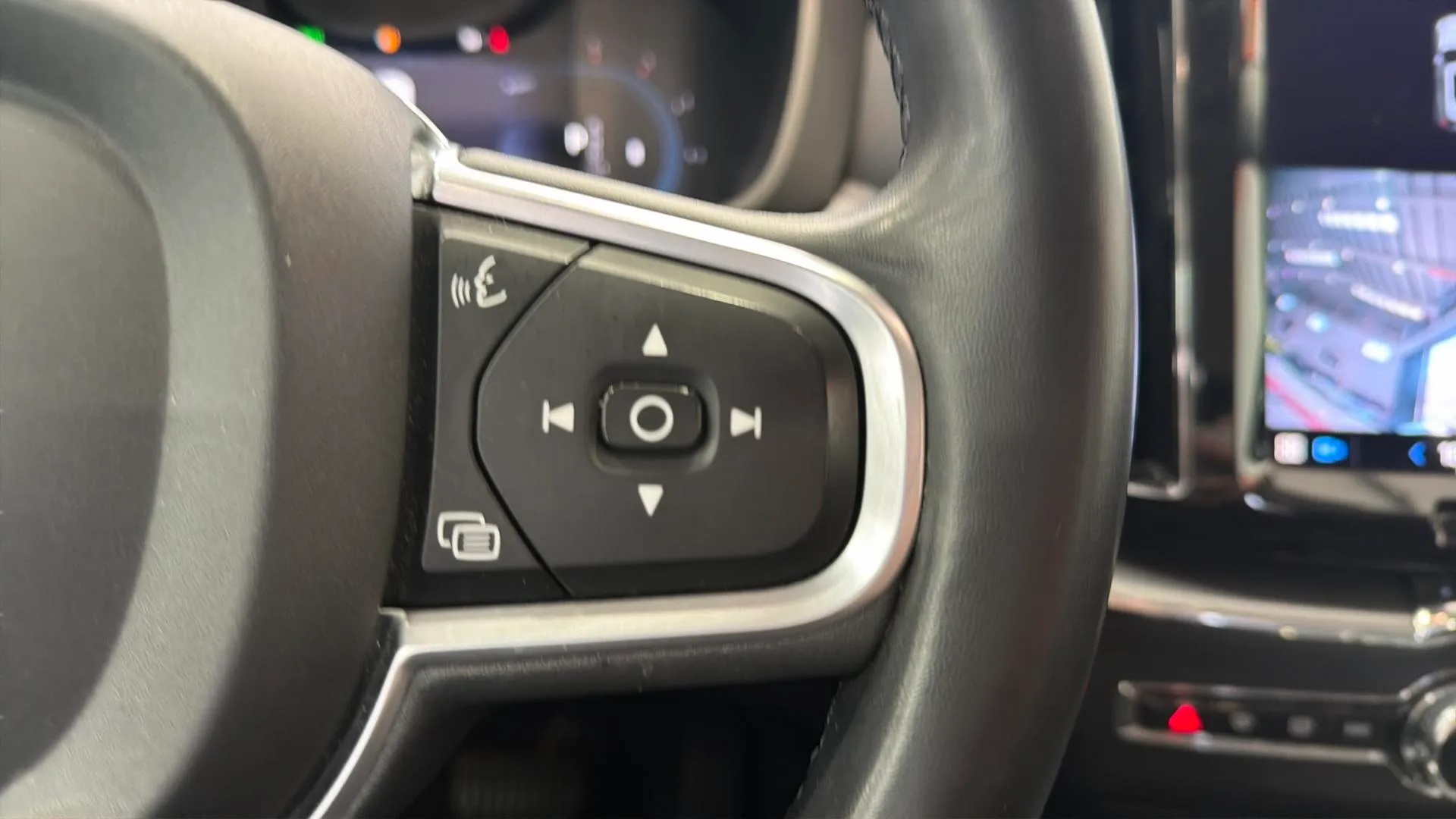 Volvo XC60 2.0 B4 D AWD Momentum Pro - foto 13