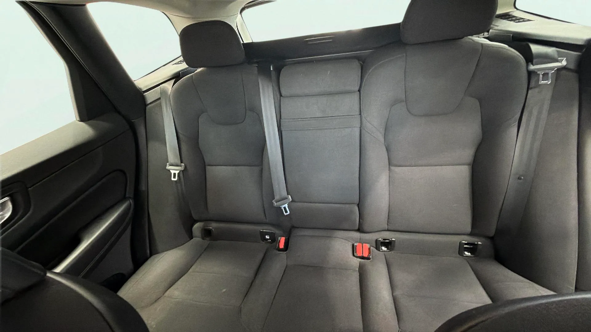 Volvo XC60 2.0 B4 D AWD Momentum Pro - foto 23