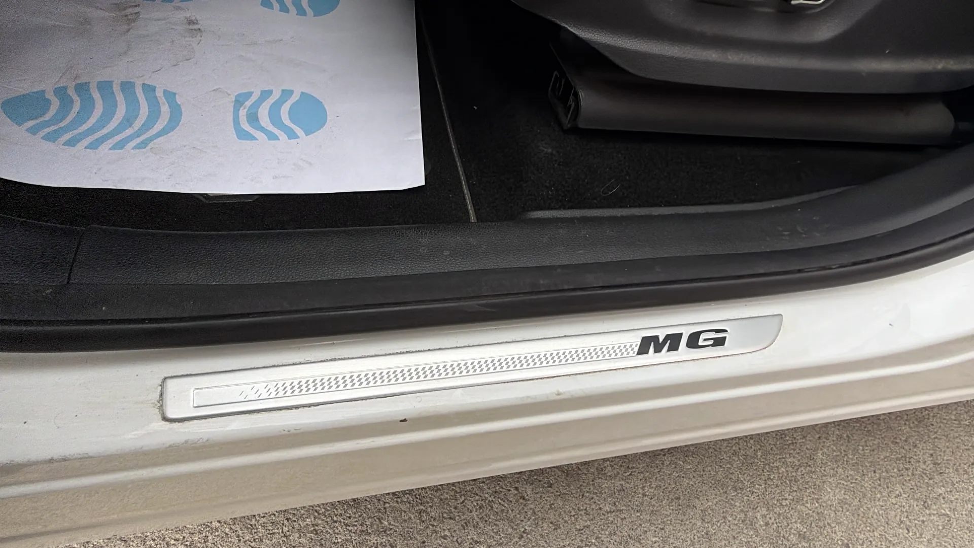 MG HS 1.5 Turbo GDI Luxury - foto 19