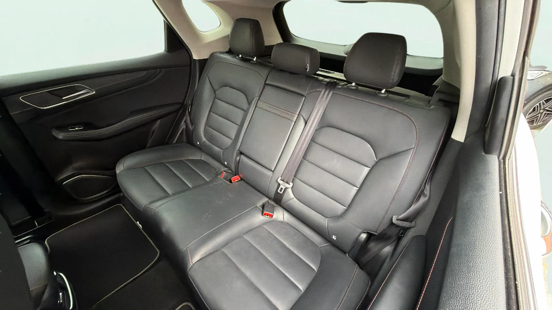 MG HS 1.5 Turbo GDI Luxury - foto 12