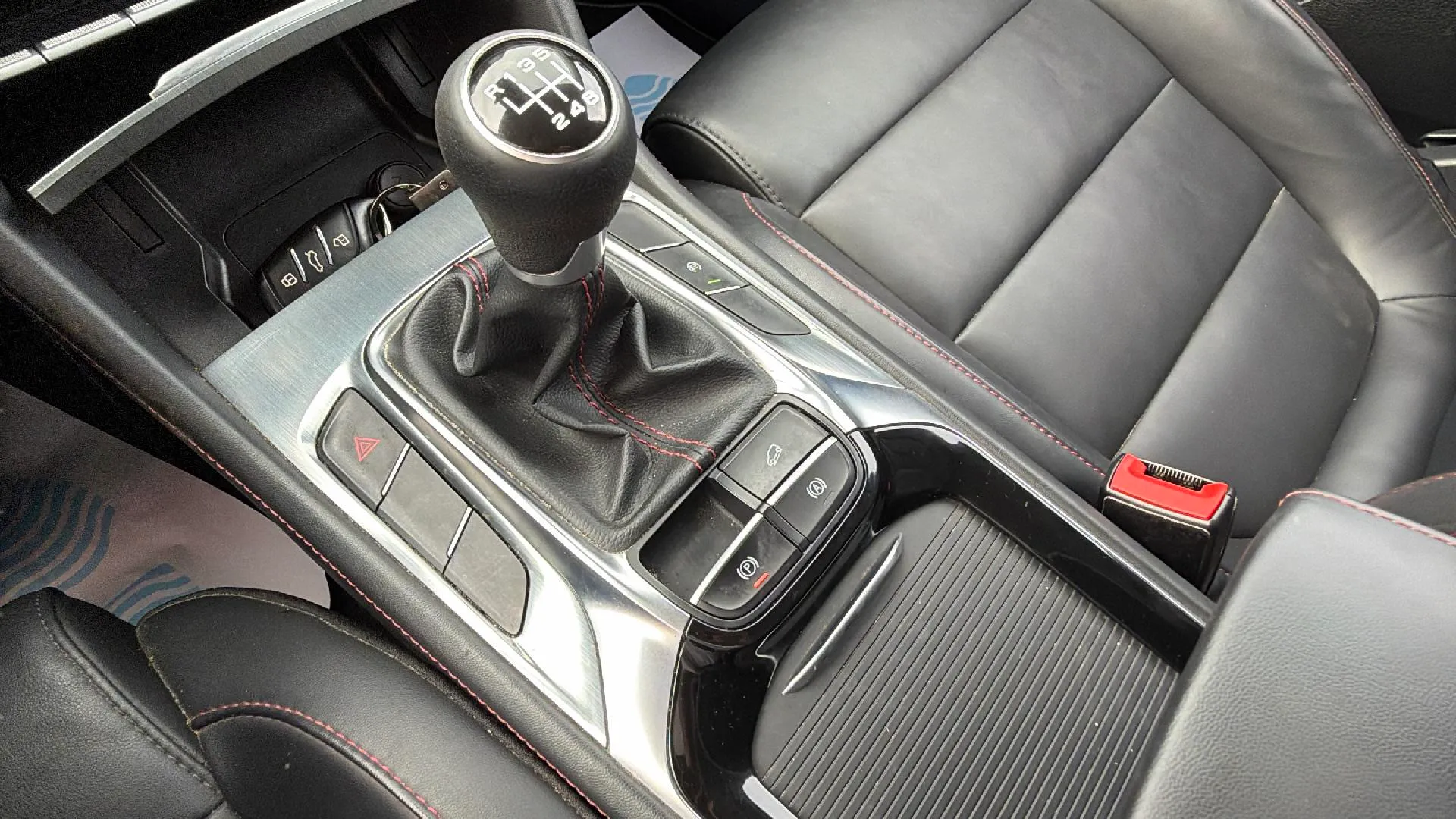 MG HS 1.5 Turbo GDI Luxury - foto 22