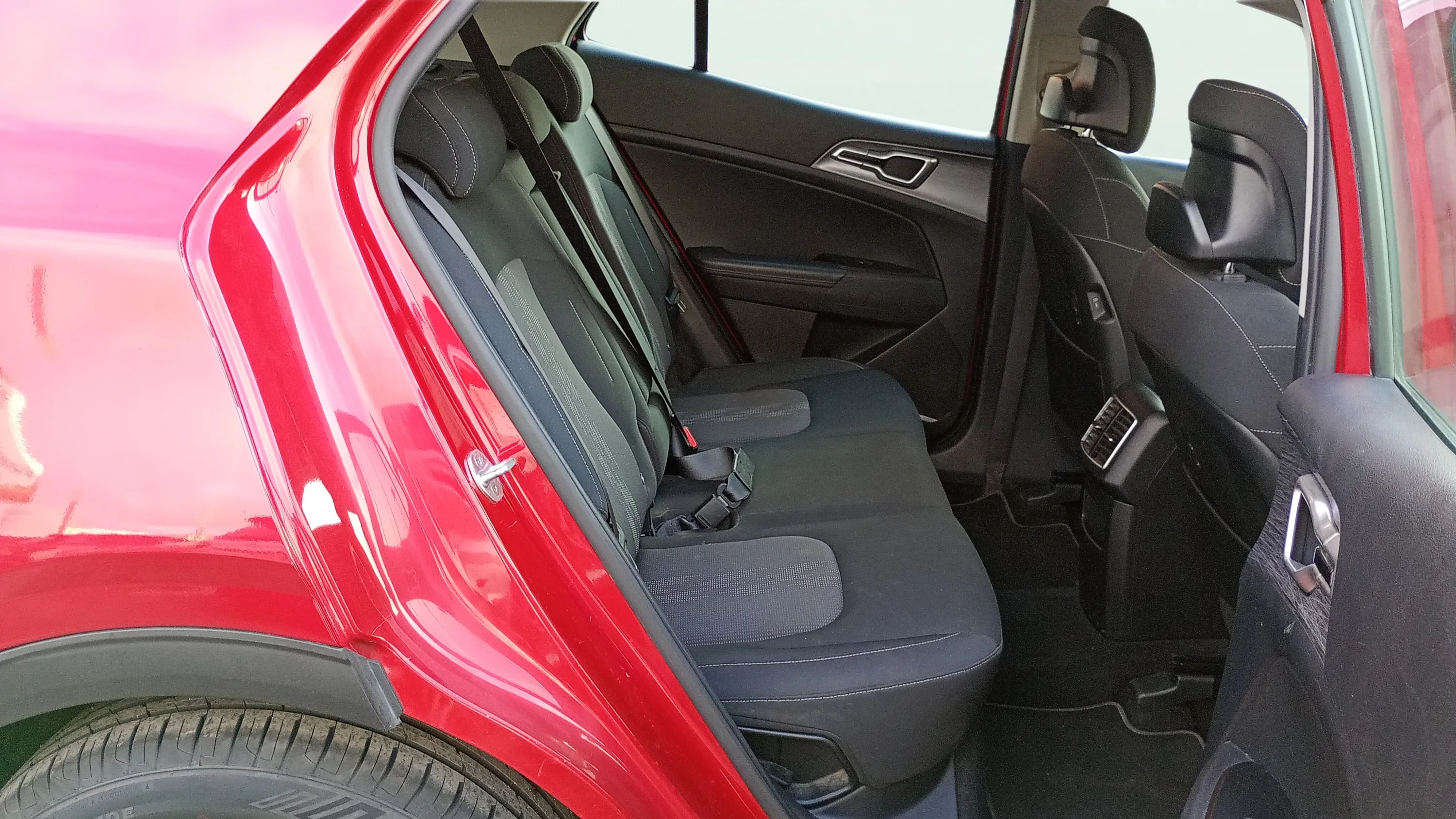 Kia Sportage 1.6 CRDi MHEV Drive 4x2 - foto 11