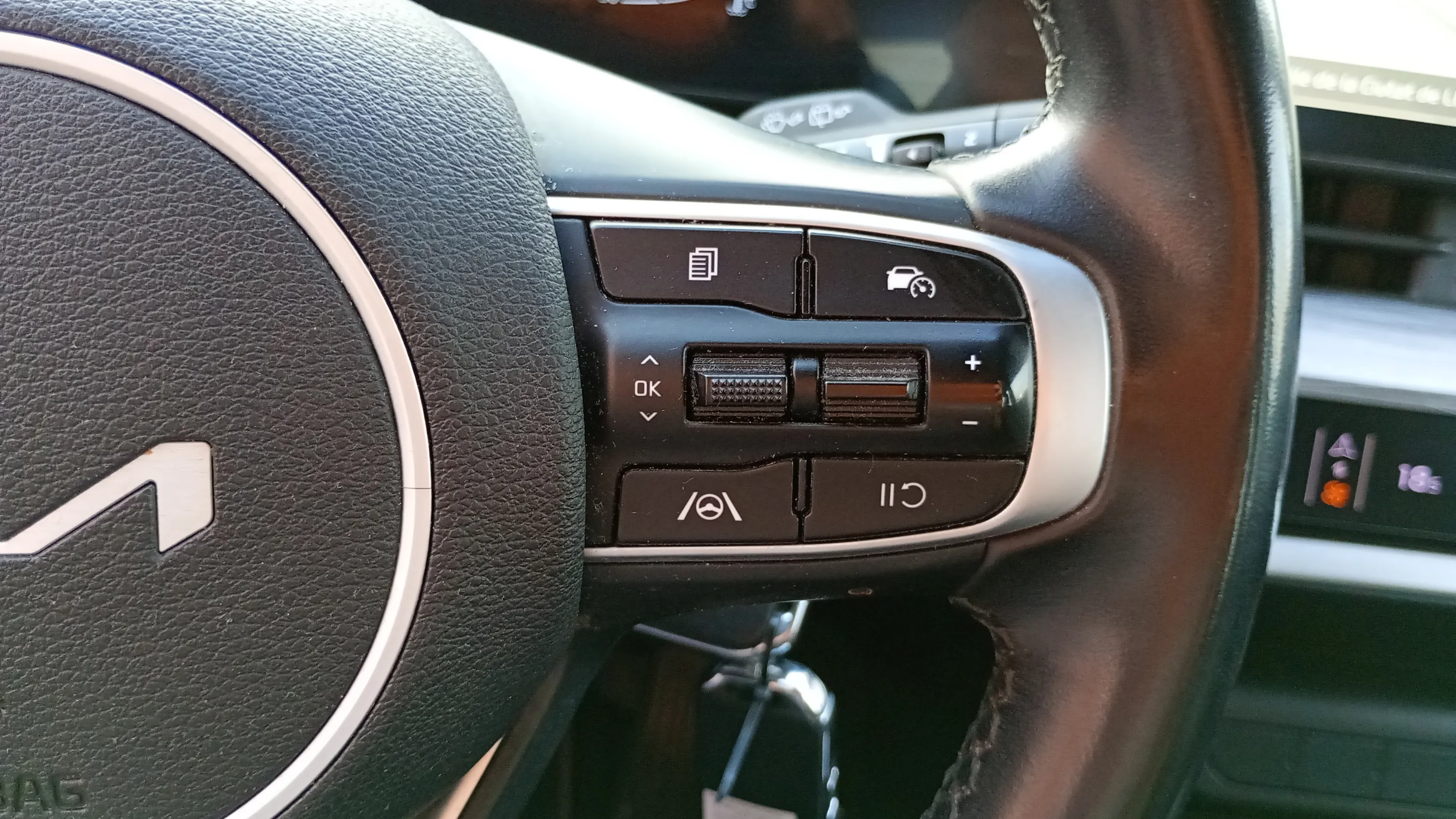 Kia Sportage 1.6 CRDi MHEV Drive 4x2 - foto 23