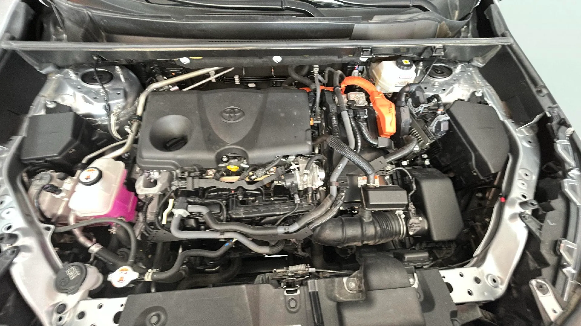 Toyota RAV4 2.5l 220H Advance - foto 18