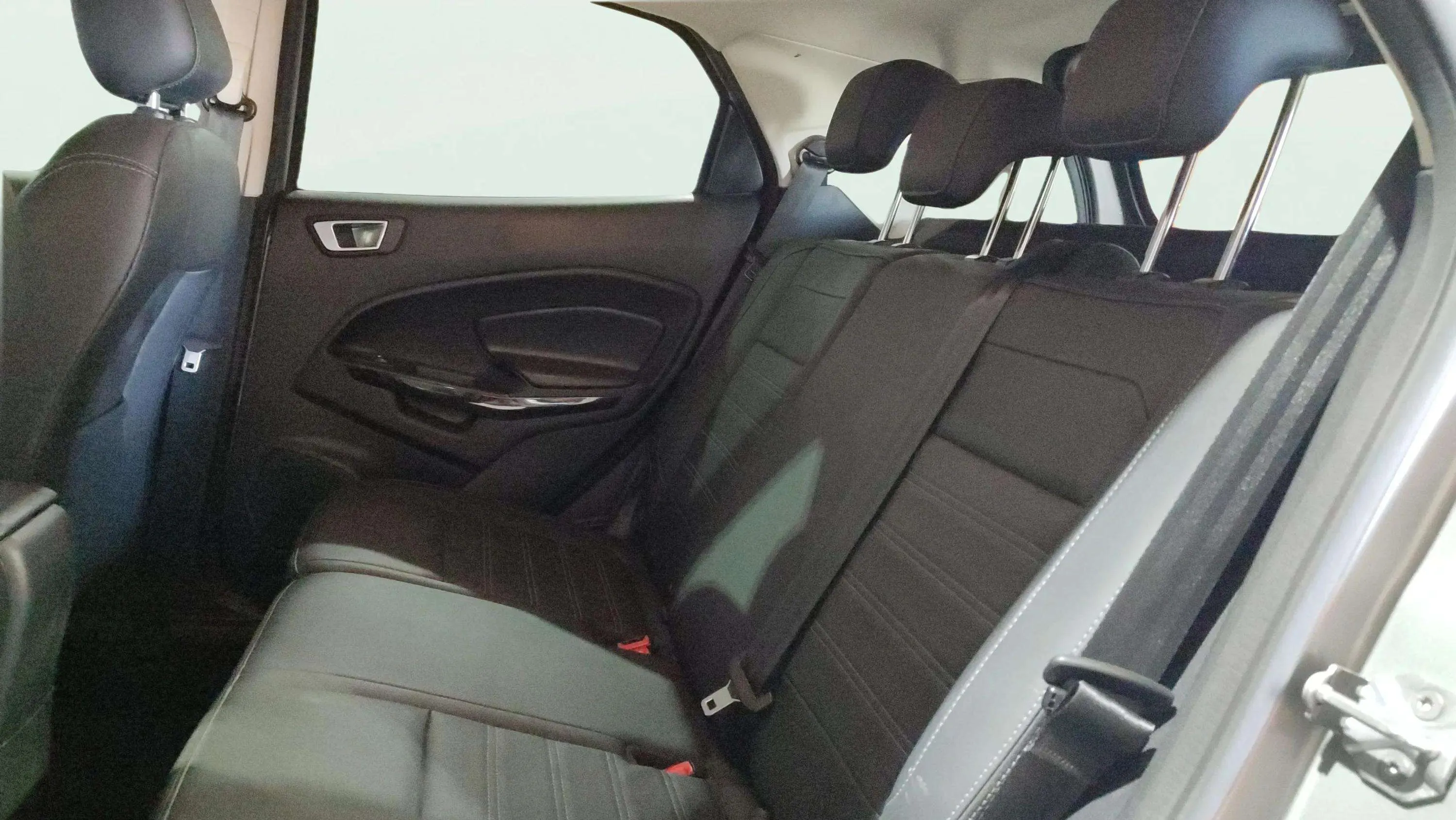 Ford EcoSport 1.0T EcoBoost Active - foto 13