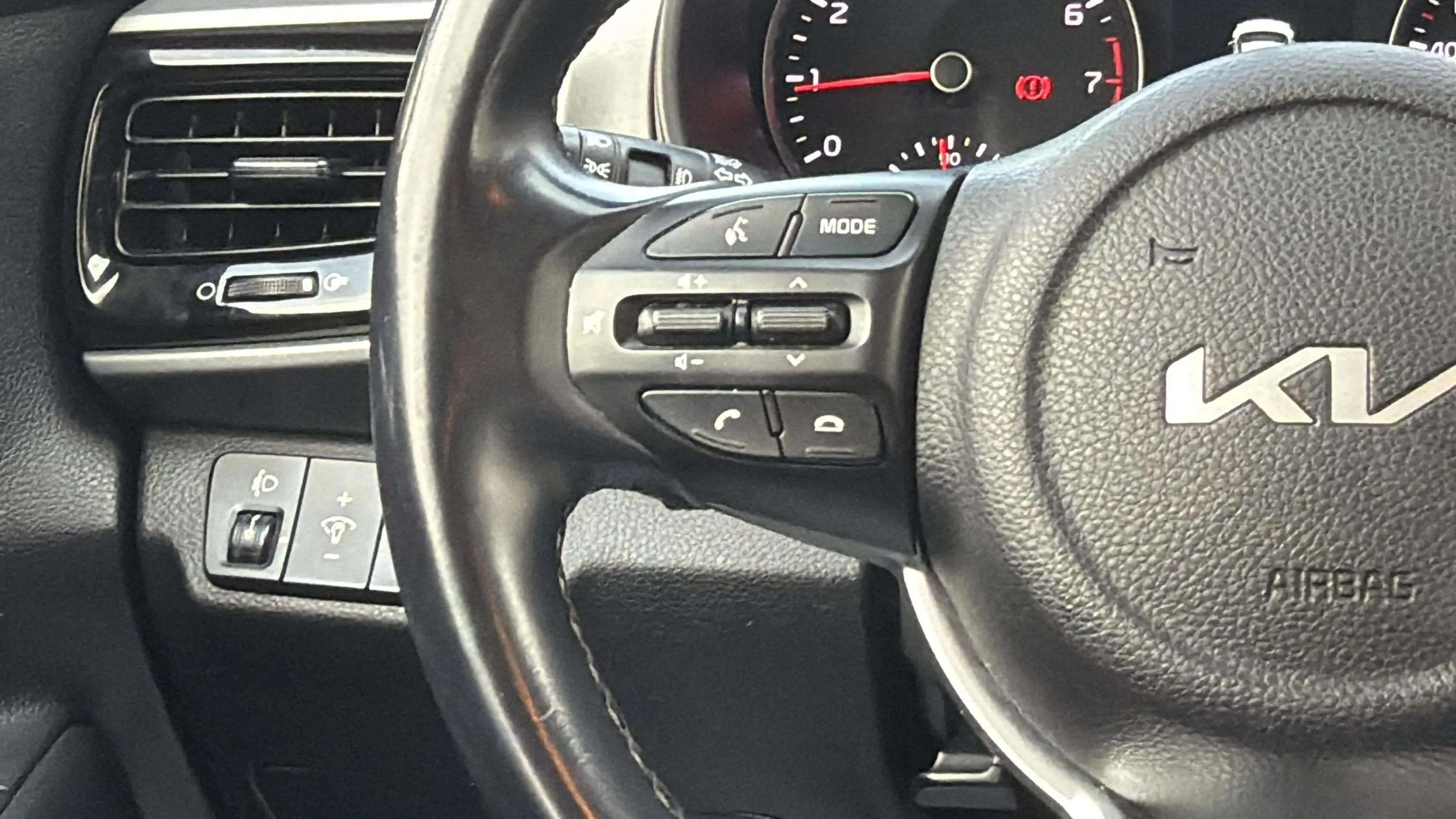 Kia Stonic 1.0 T-GDi MHEV Drive - foto 16