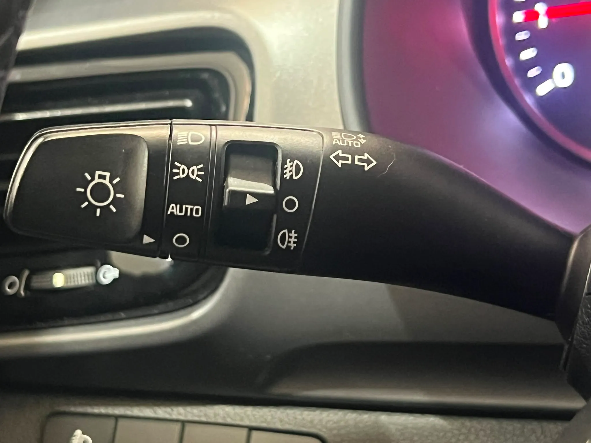 Kia Stonic 1.0 T-GDi MHEV Drive - foto 15