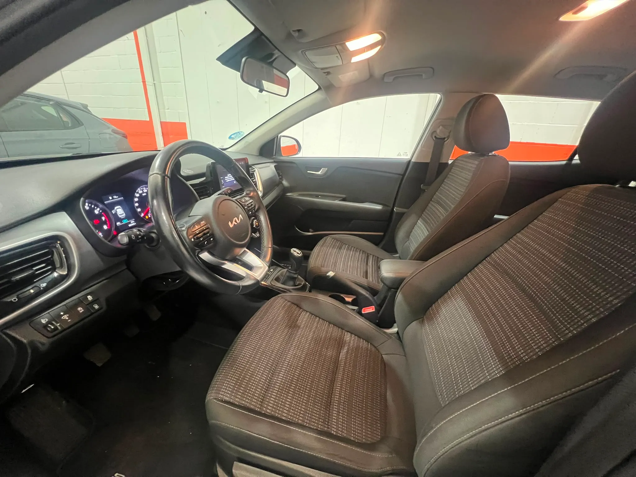 Kia Stonic 1.0 T-GDi MHEV Drive - foto 11