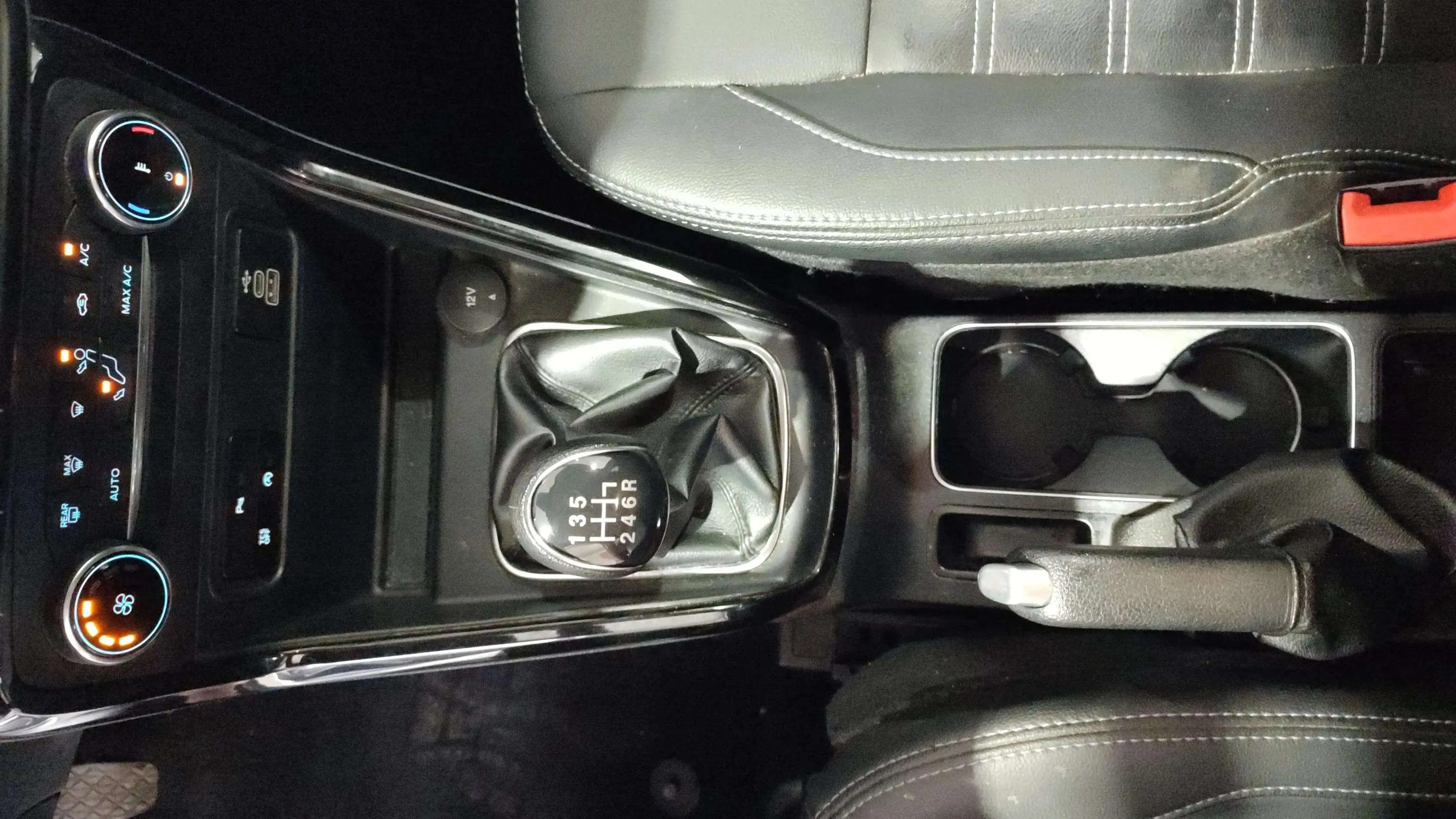 Ford EcoSport 1.0T EcoBoost Active - foto 13