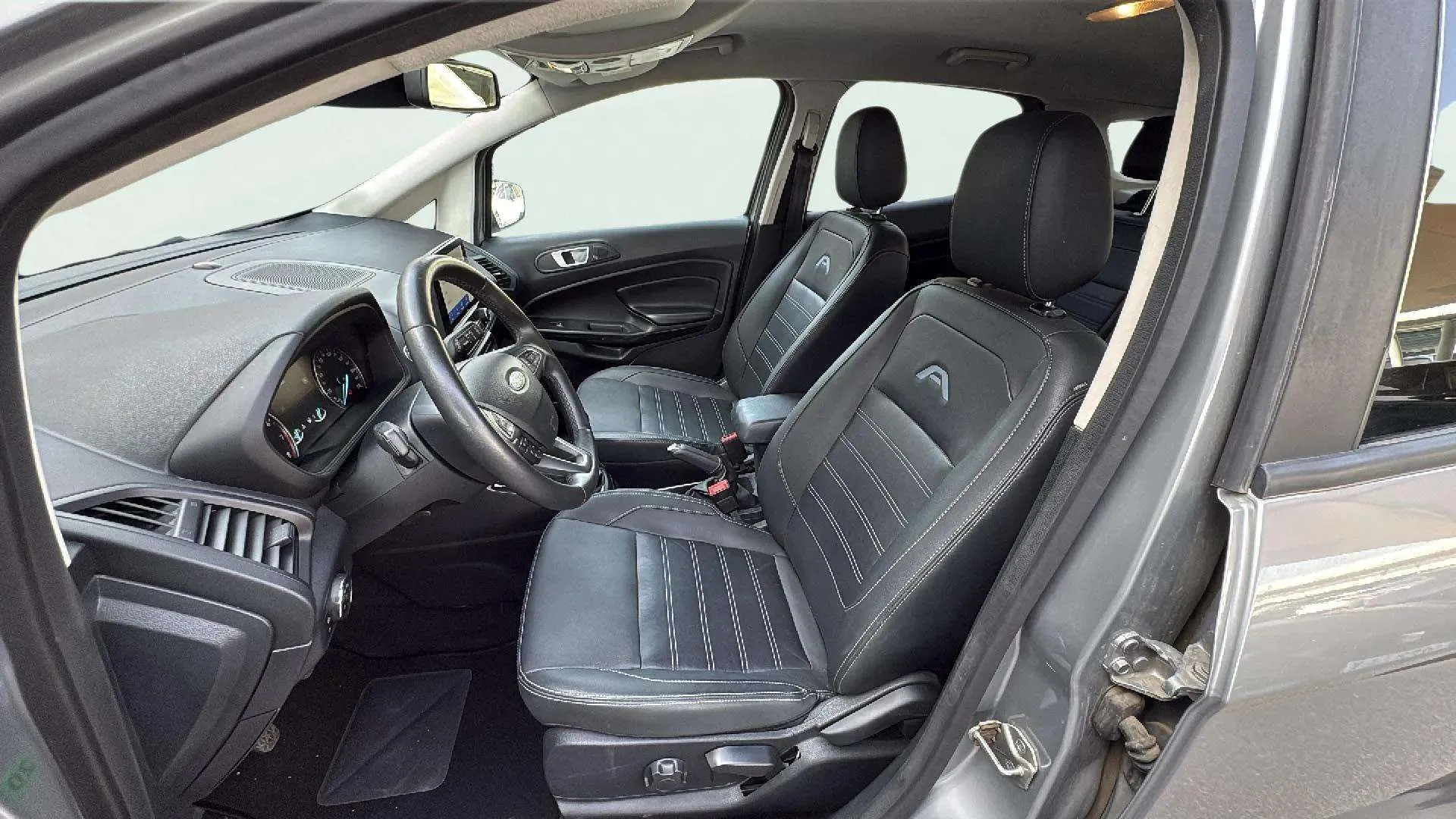 Ford EcoSport 1.0T EcoBoost ST Line - foto 11