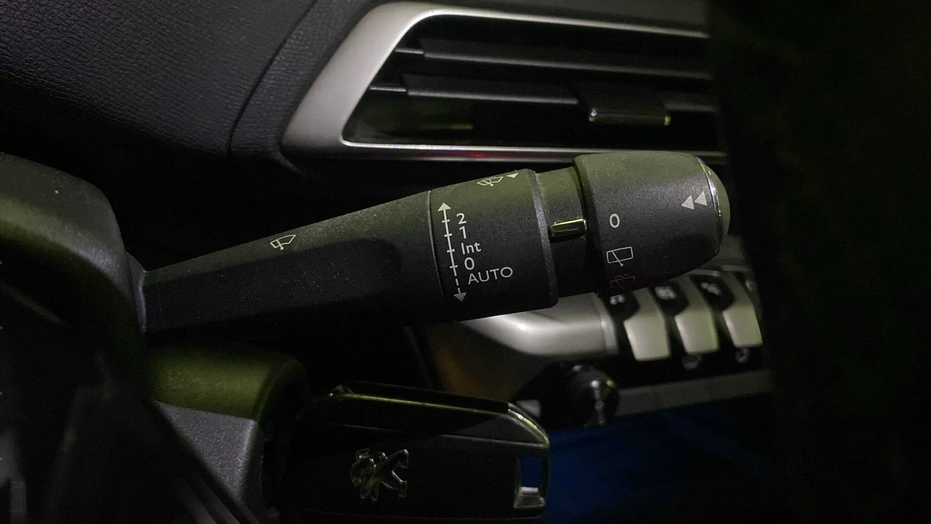 Peugeot 5008 Allure 1.2L PureTech - foto 18