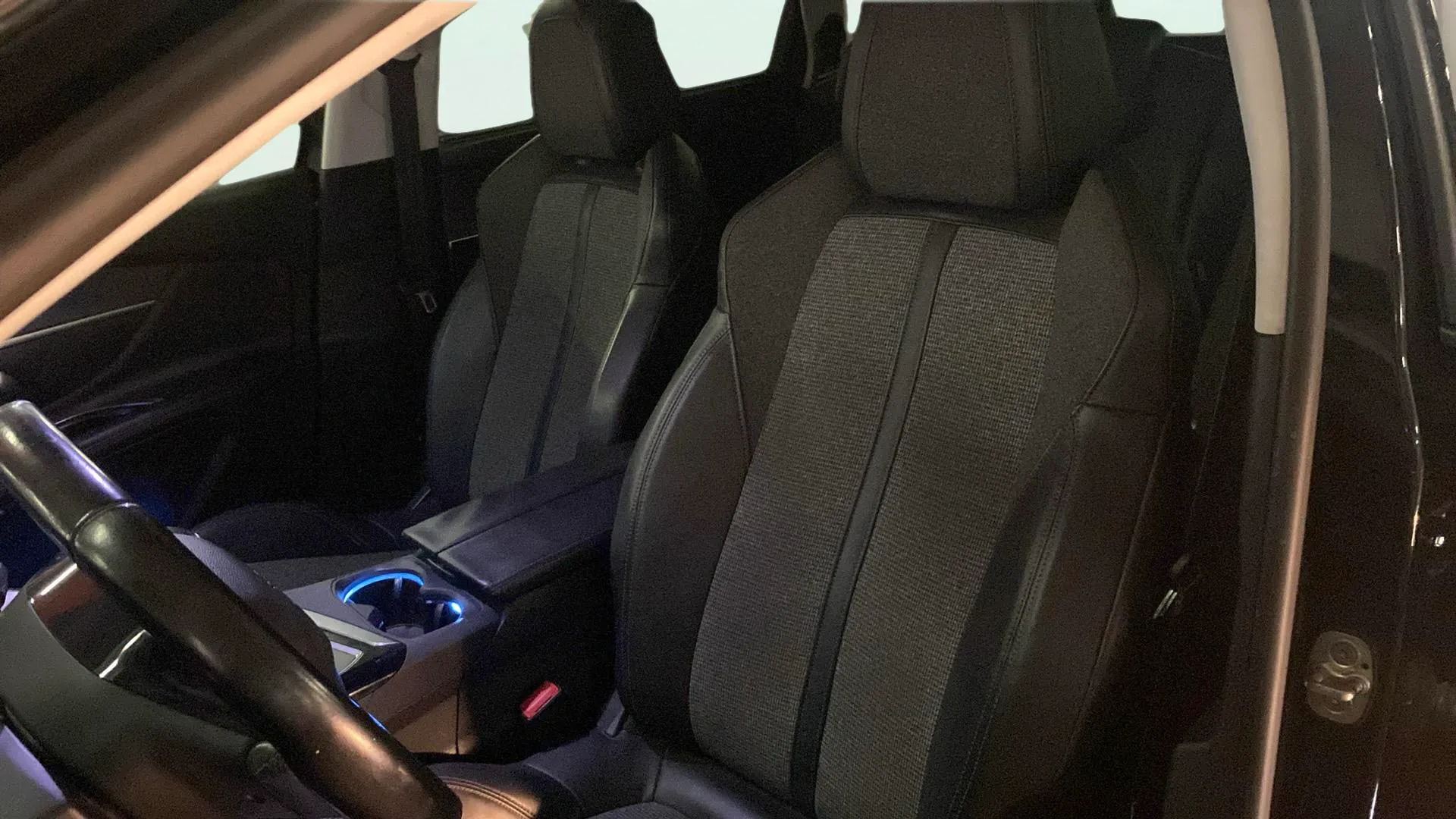 Peugeot 5008 Allure 1.2L PureTech - foto 28