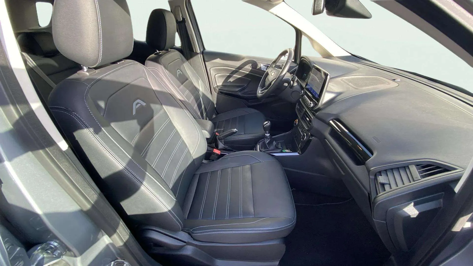 Ford EcoSport 1.0T EcoBoost ST Line - foto 16