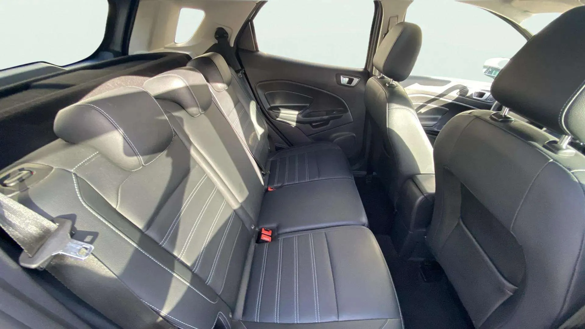 Ford EcoSport 1.0T EcoBoost ST Line - foto 19