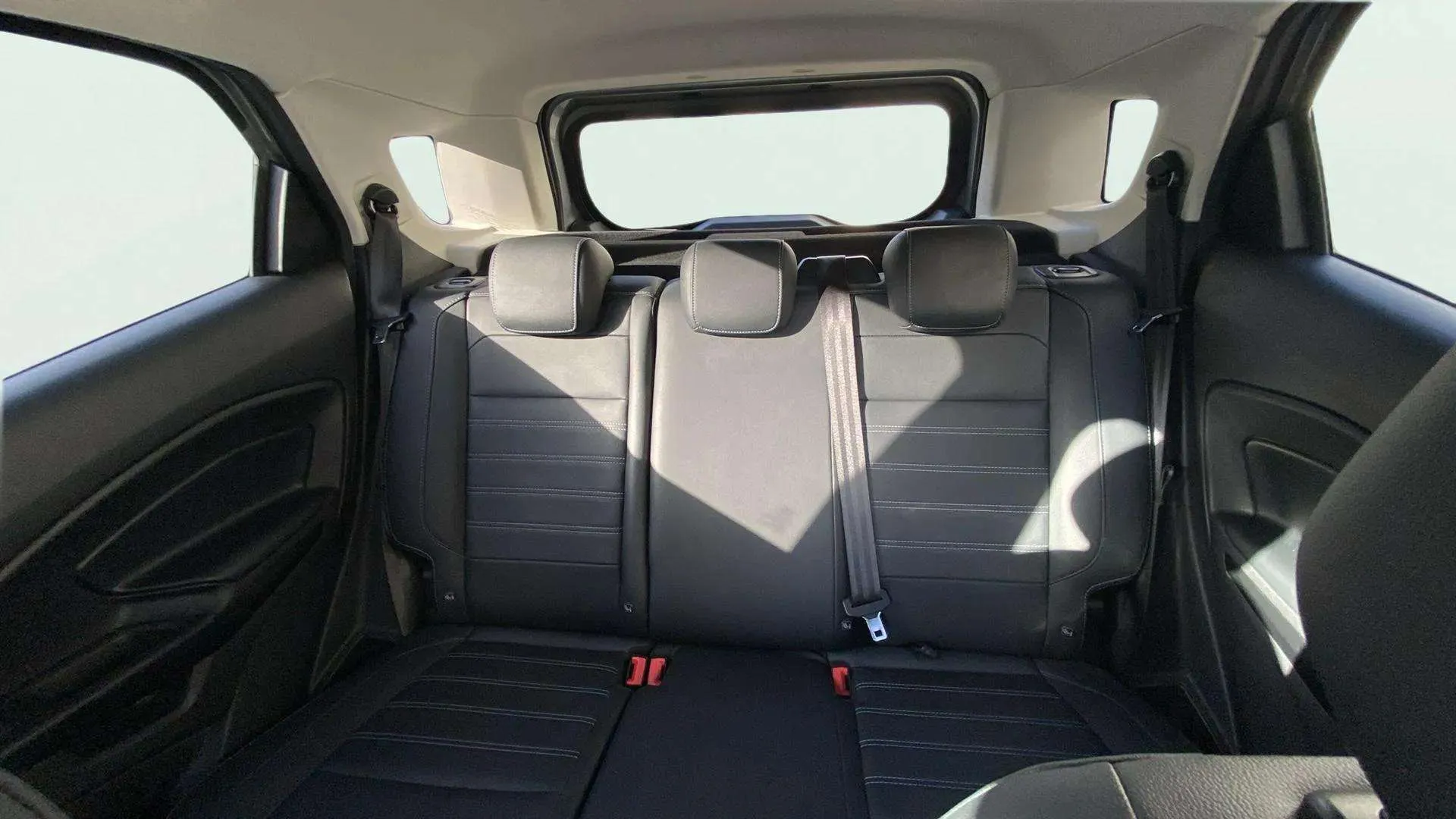 Ford EcoSport 1.0T EcoBoost ST Line - foto 22