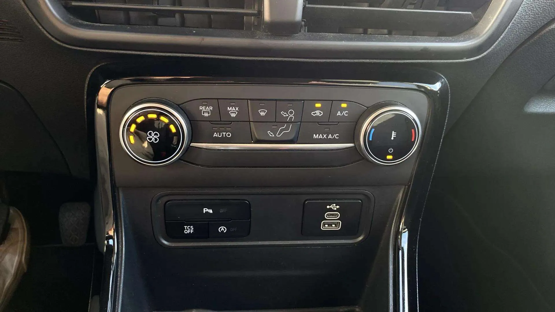 Ford EcoSport 1.0T EcoBoost ST Line - foto 17