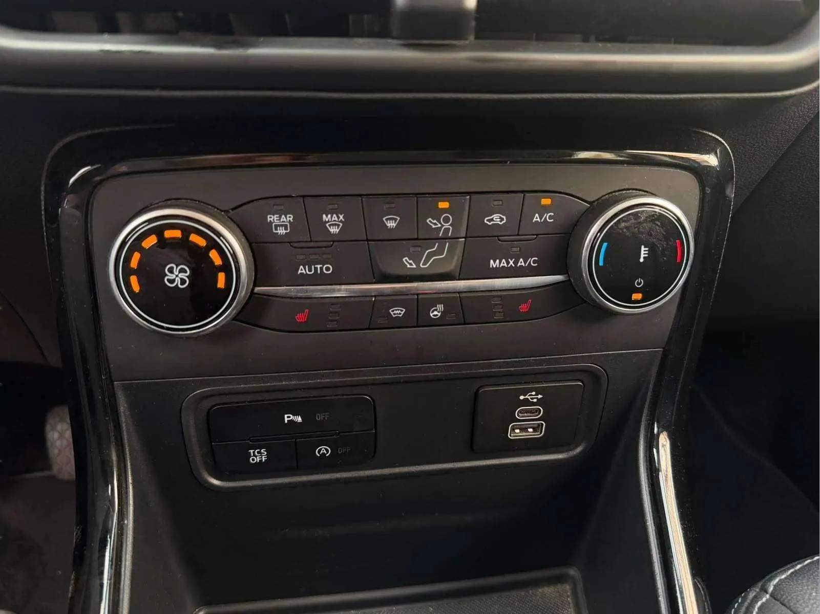 Ford EcoSport 1.0T EcoBoost Active - foto 12