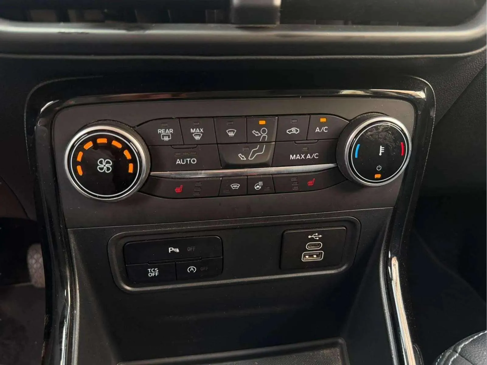 Ford EcoSport 1.0T EcoBoost Active - foto 13