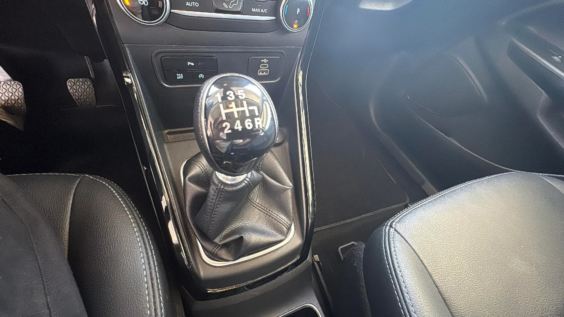 Ford EcoSport 1.0T EcoBoost Active - foto 22