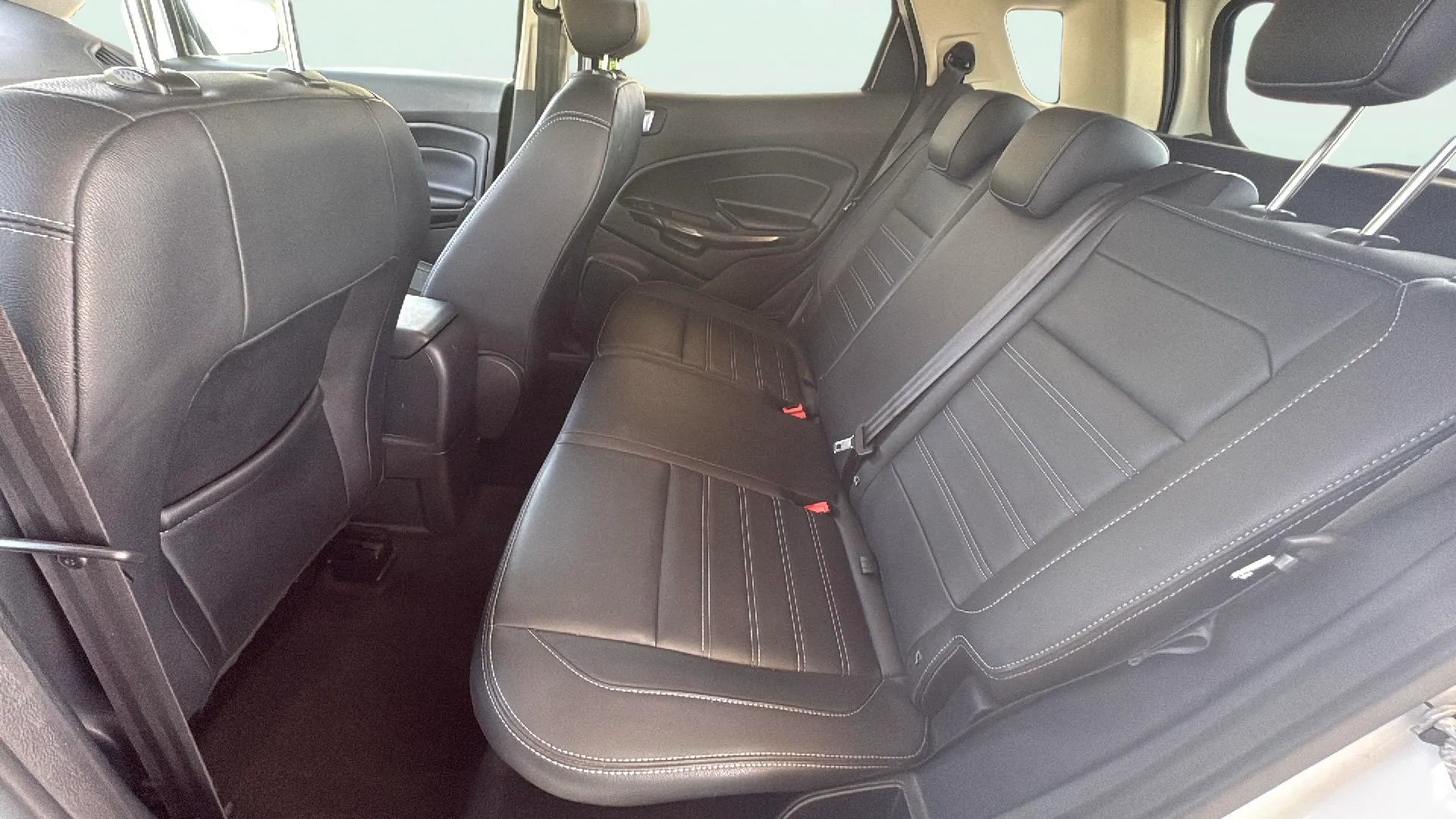 Ford EcoSport 1.0T EcoBoost Active - foto 26