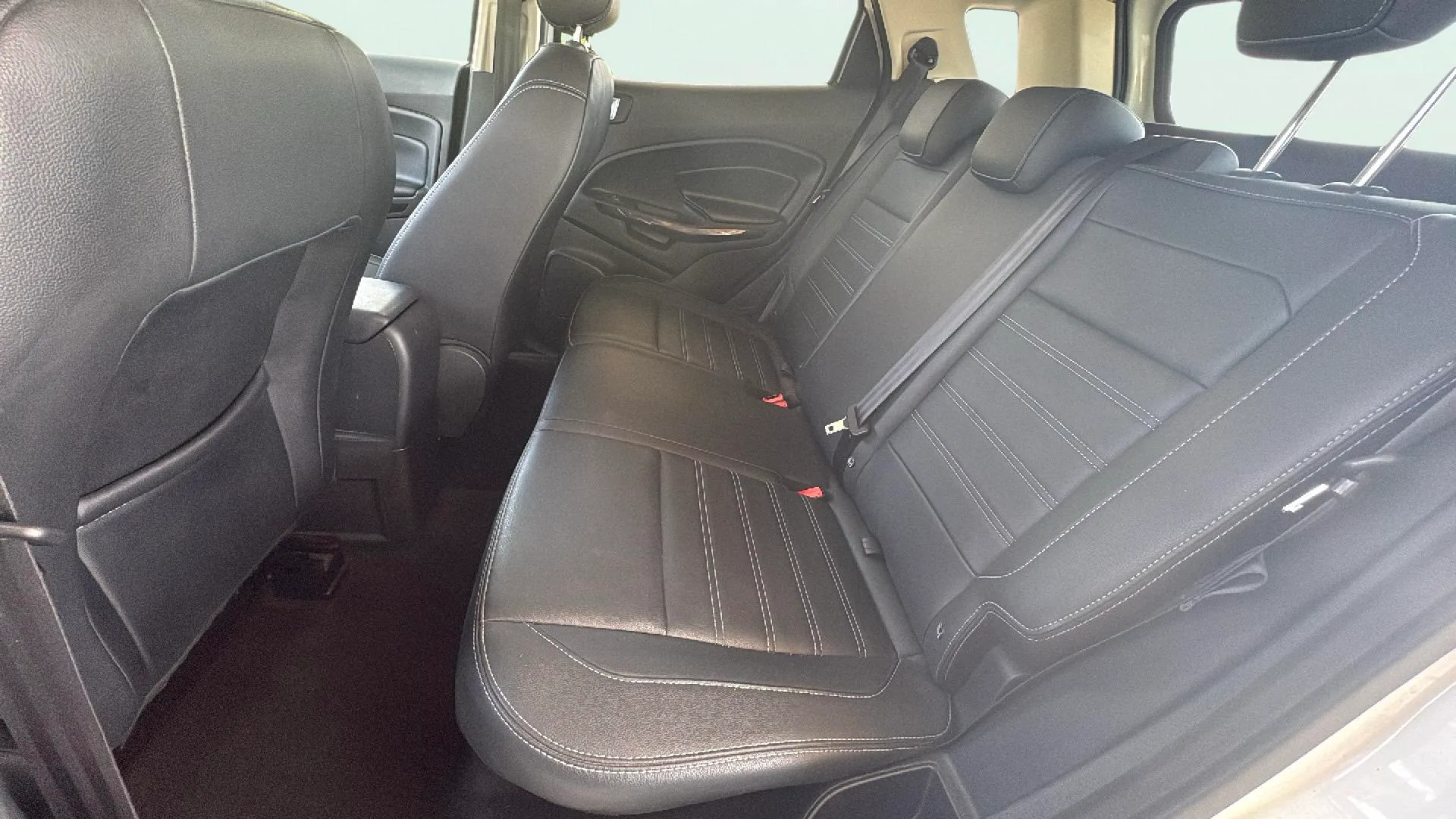 Ford EcoSport 1.0T EcoBoost Active - foto 28