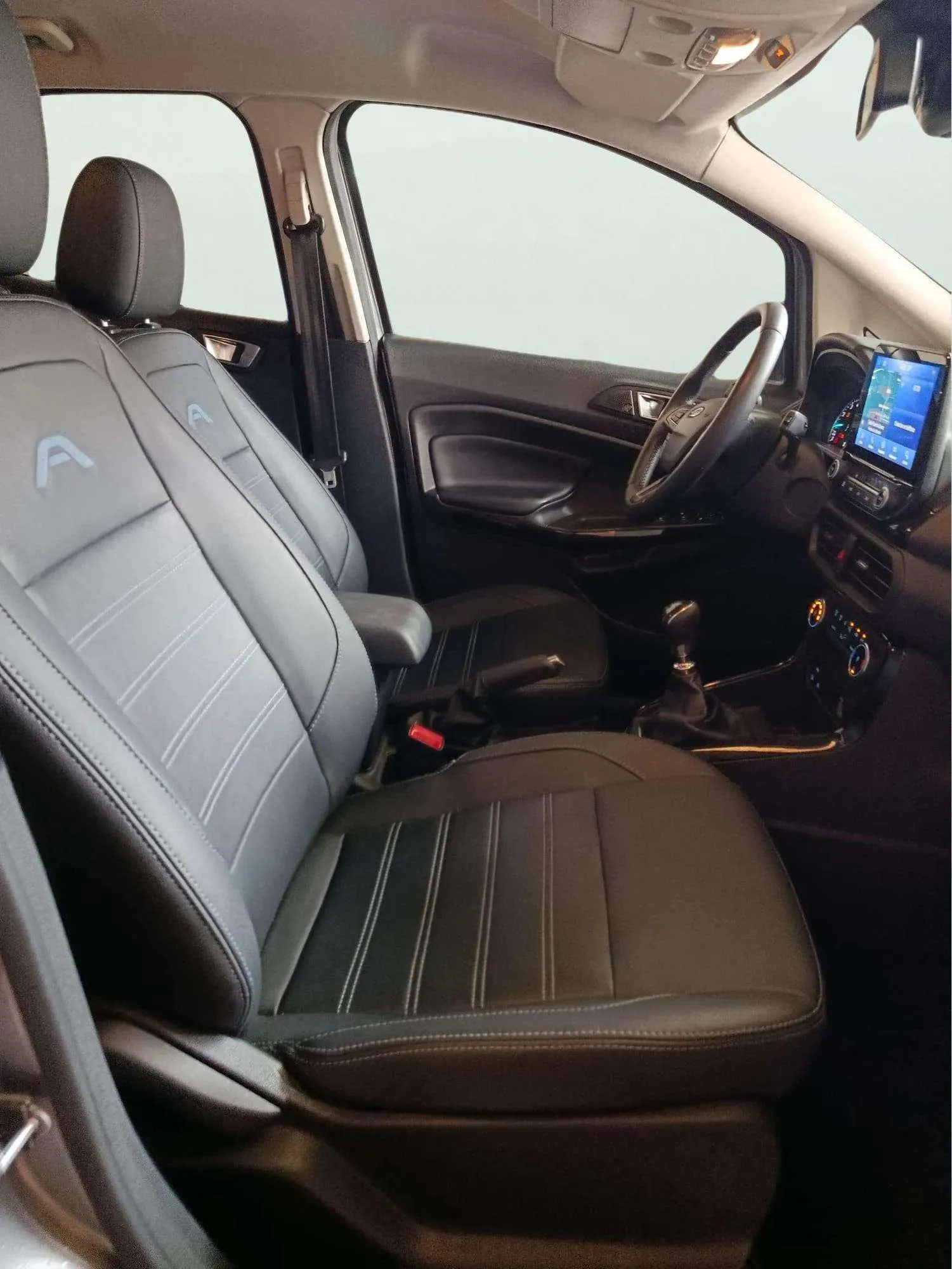 Ford EcoSport 1.0T EcoBoost Active - foto 17