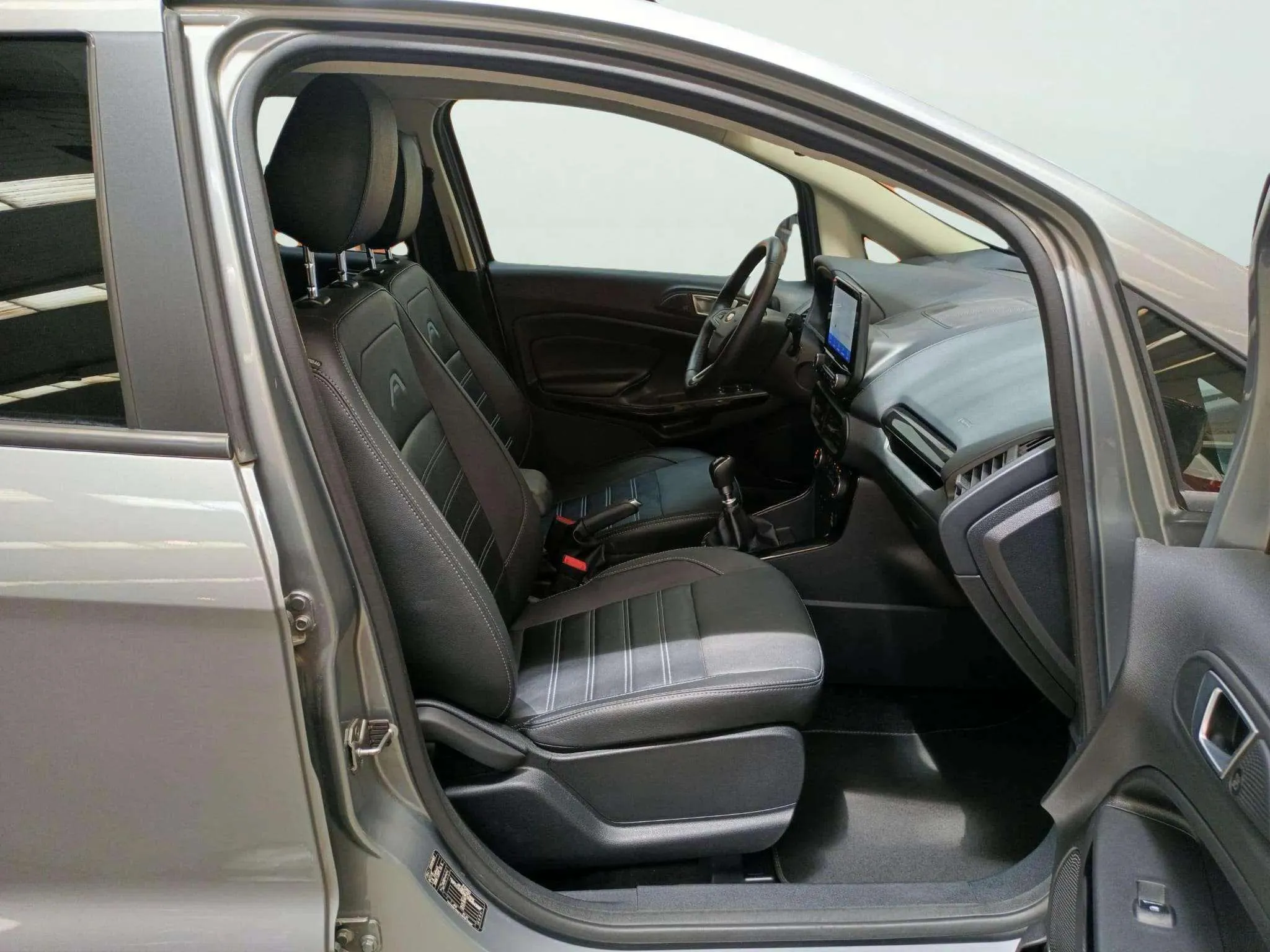 Ford EcoSport 1.0T EcoBoost Active - foto 8