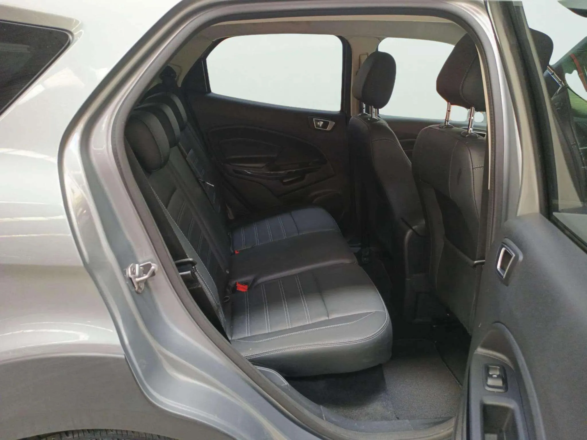 Ford EcoSport 1.0T EcoBoost Active - foto 10