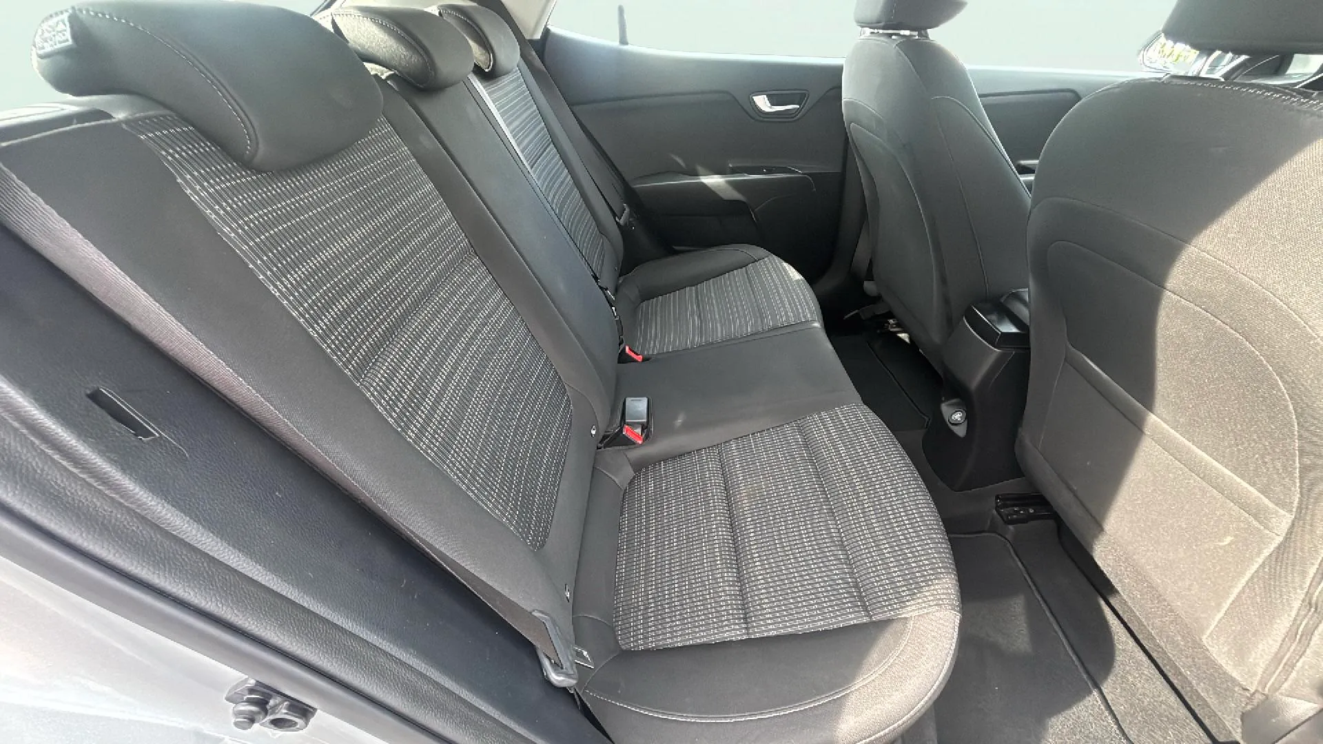 Kia Stonic 1.0 T-GDi MHEV Drive - foto 15