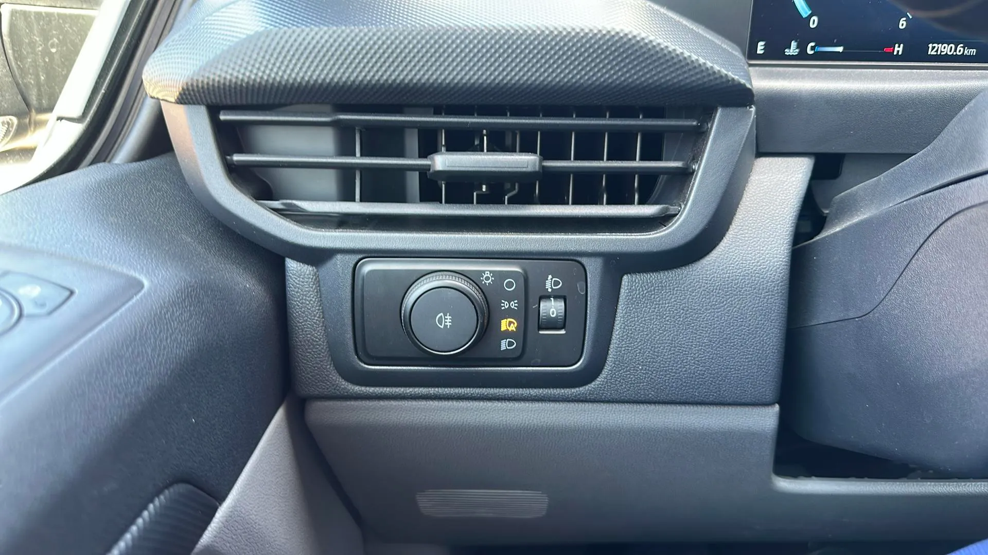 Ford Transit Custom Kombi 2.0 Eco 100 320 L1 Limited AWD - foto 16